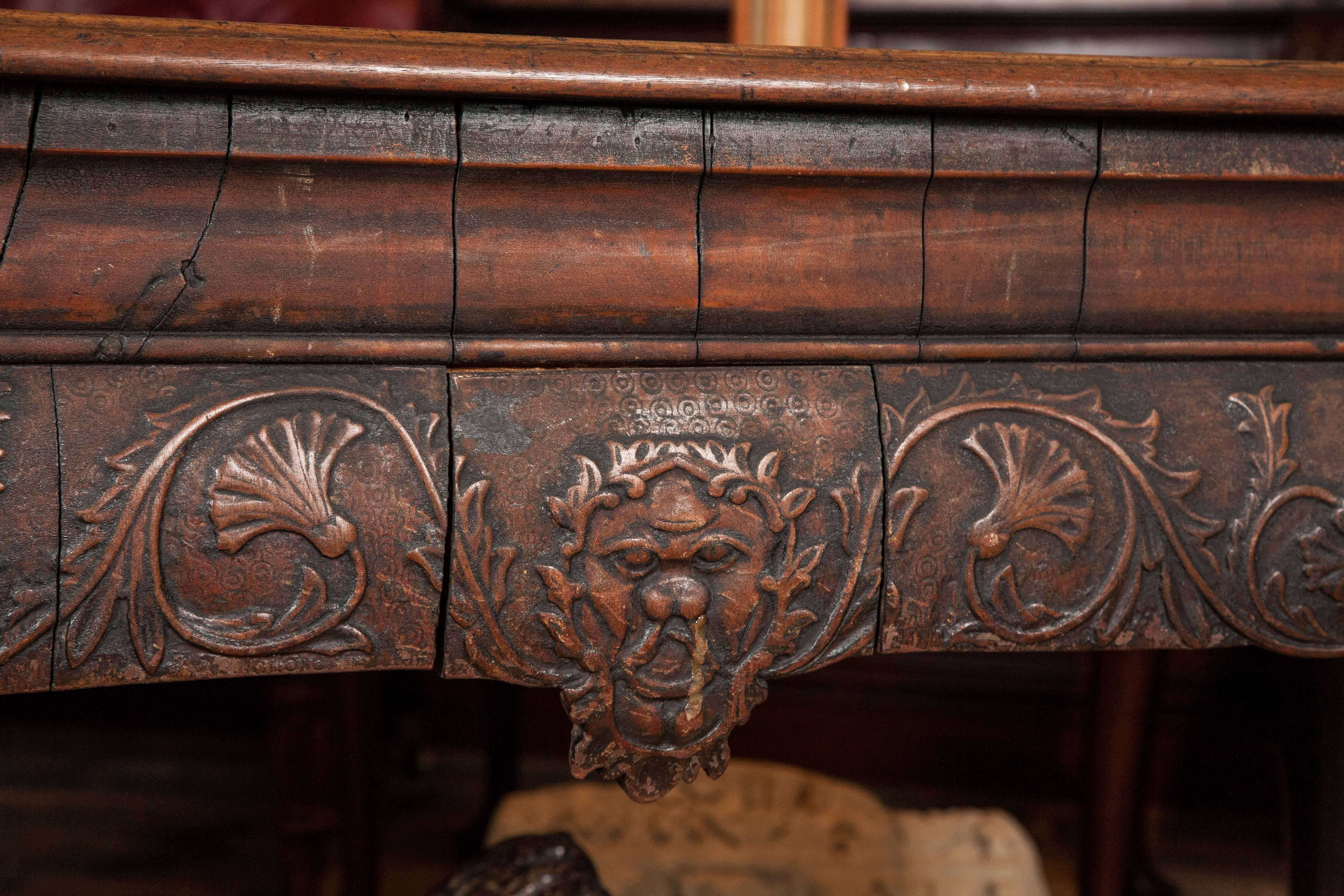 Superb and Very Rare Mid-18th Century Irish Walnut Side Table 1