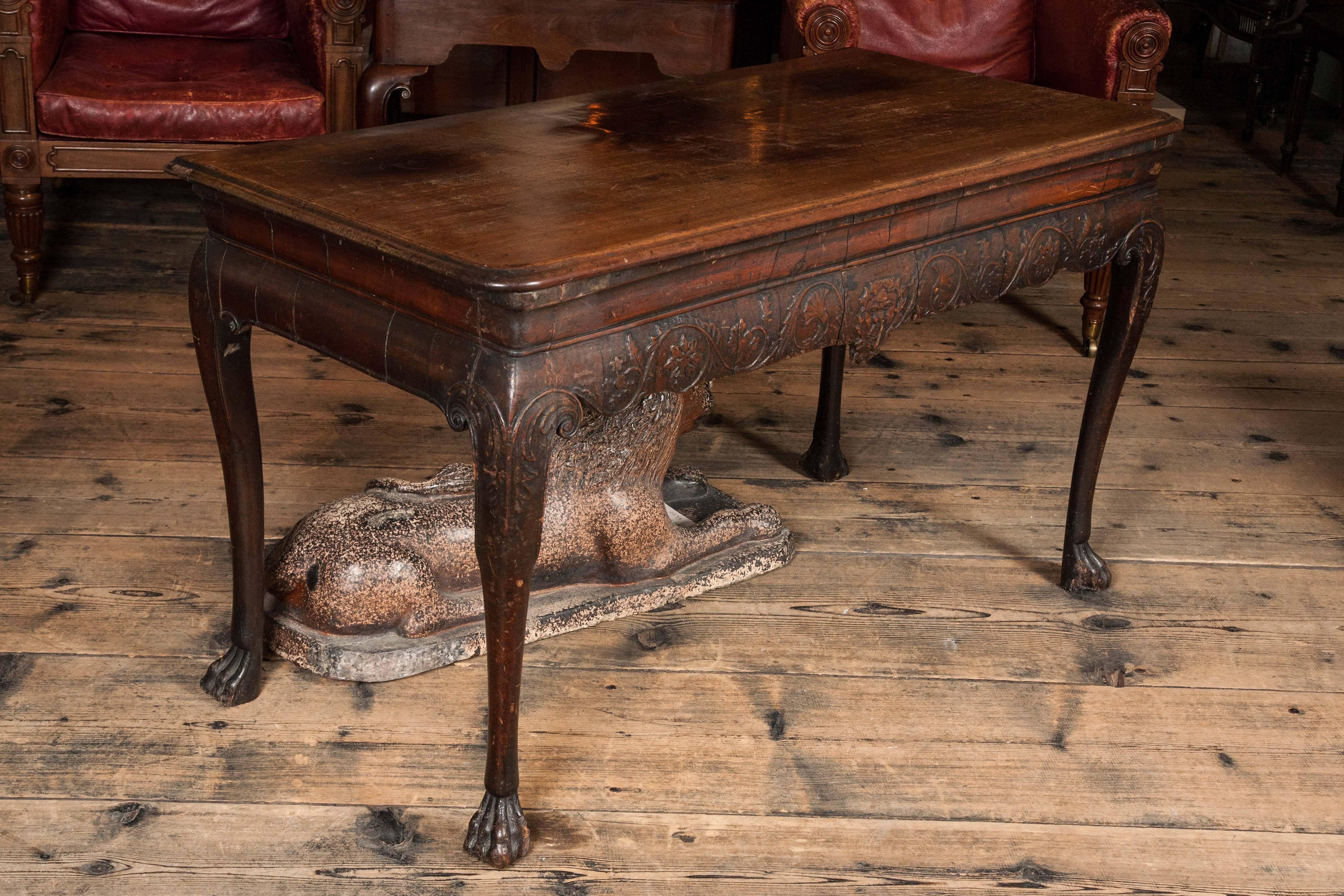 Superb and Very Rare Mid-18th Century Irish Walnut Side Table 3