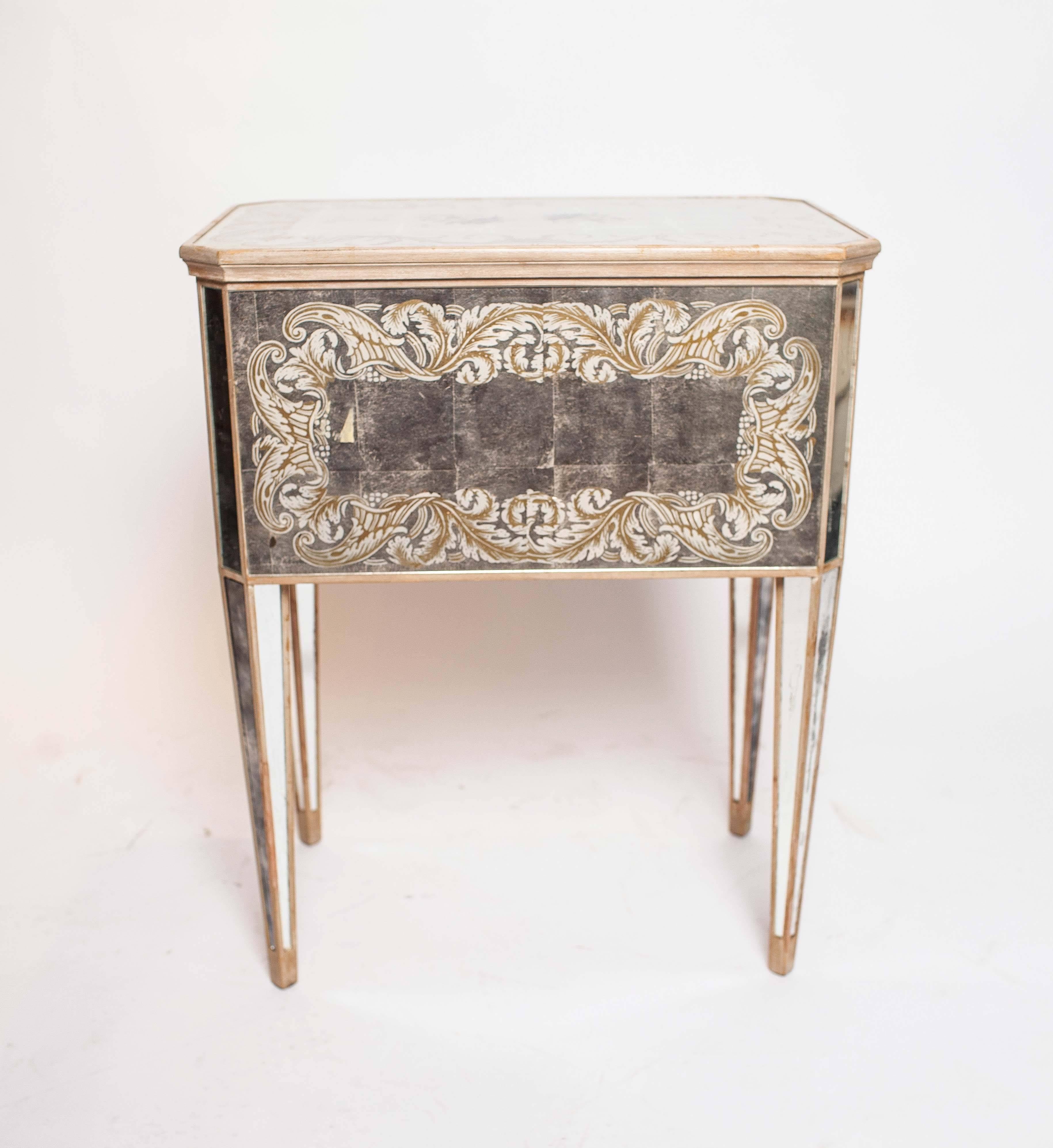 Mid-20th Century Pair of Italian Mirror & Silver Leaf Side Tables 3