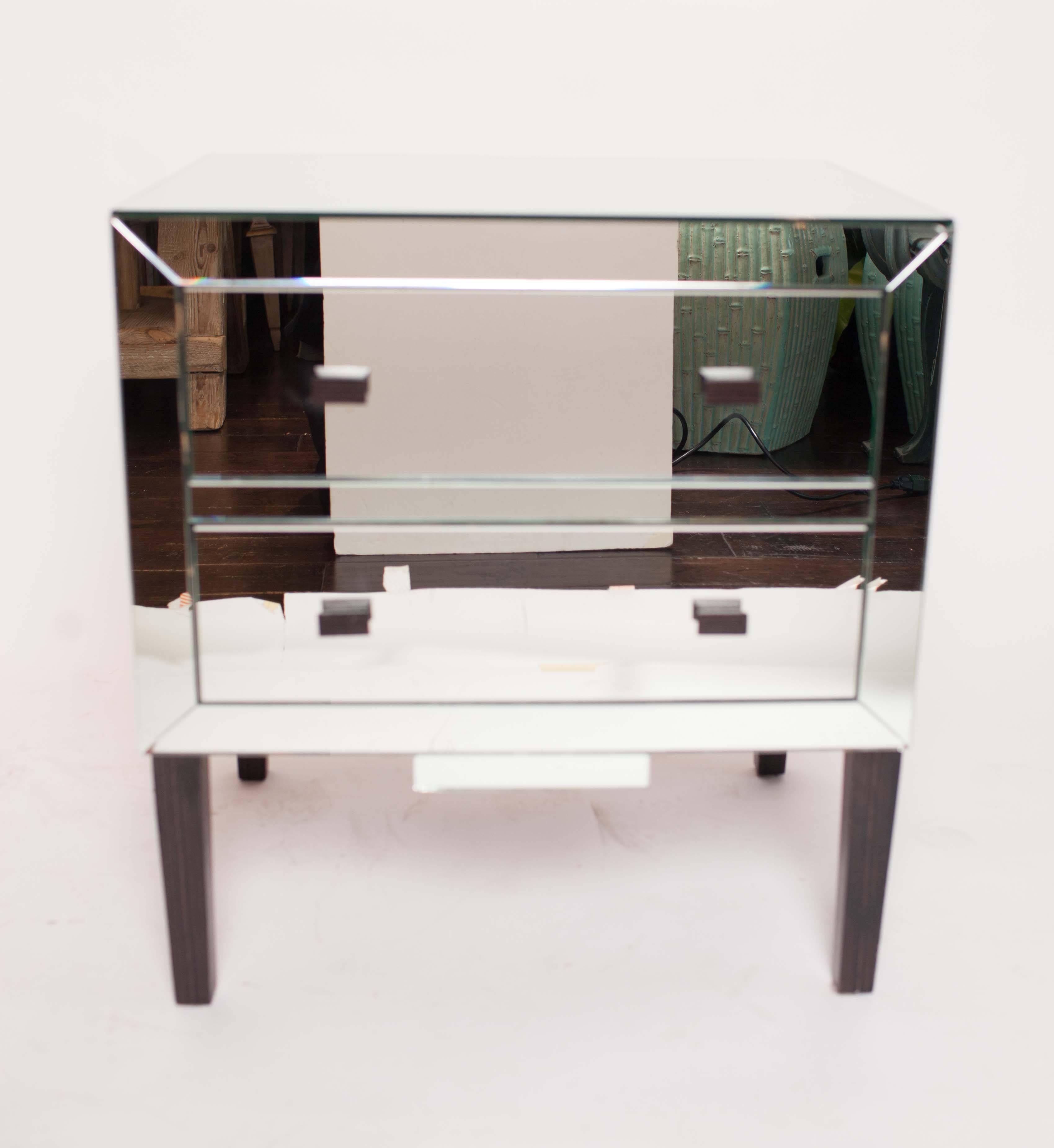 21st Century Julian Chichester Pair of Mirrored Side Tables In Good Condition In Nashville, TN