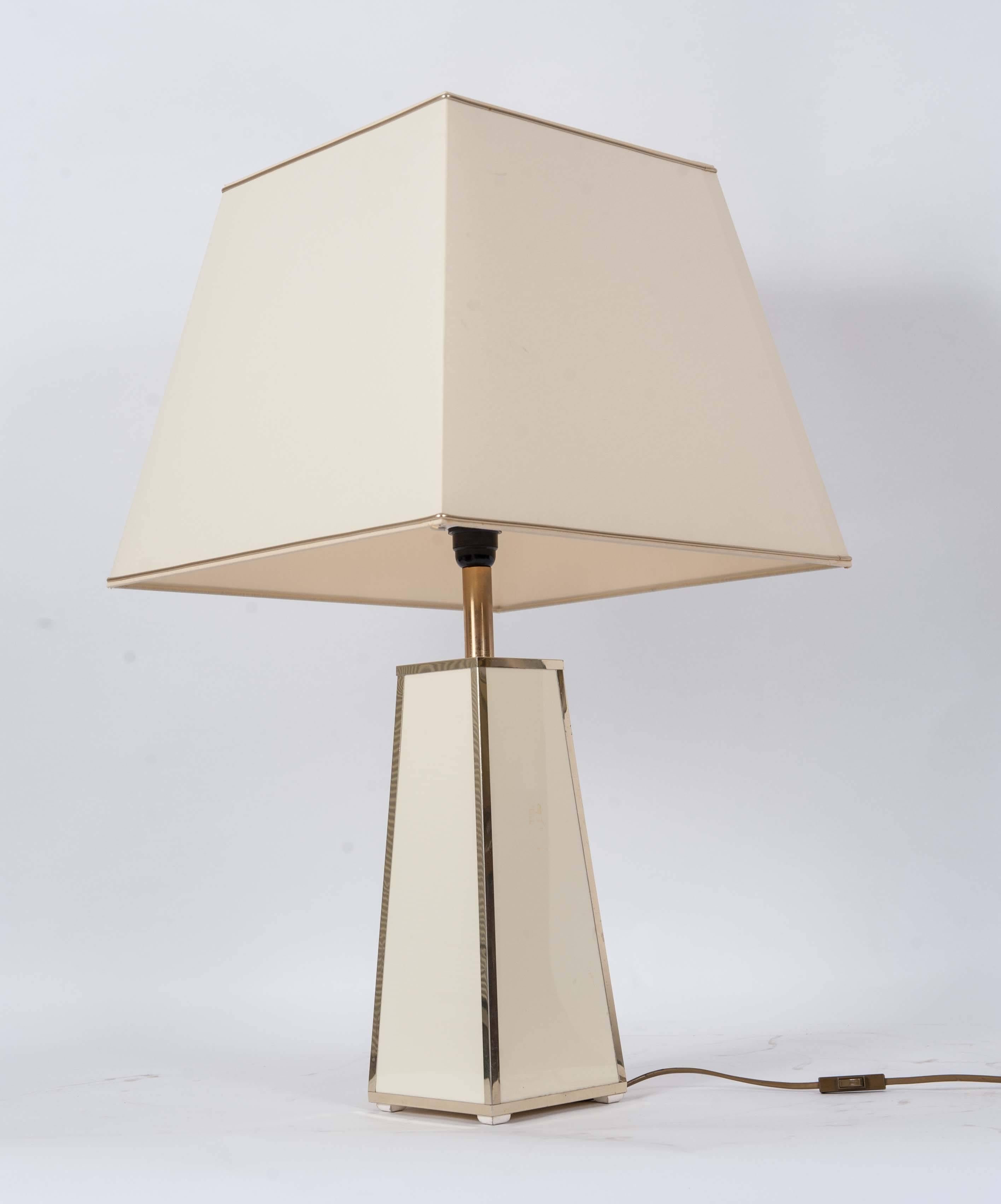 20th Century Creme Colored Hollywood Regency Table Lamp with Gold Colored Details For Sale