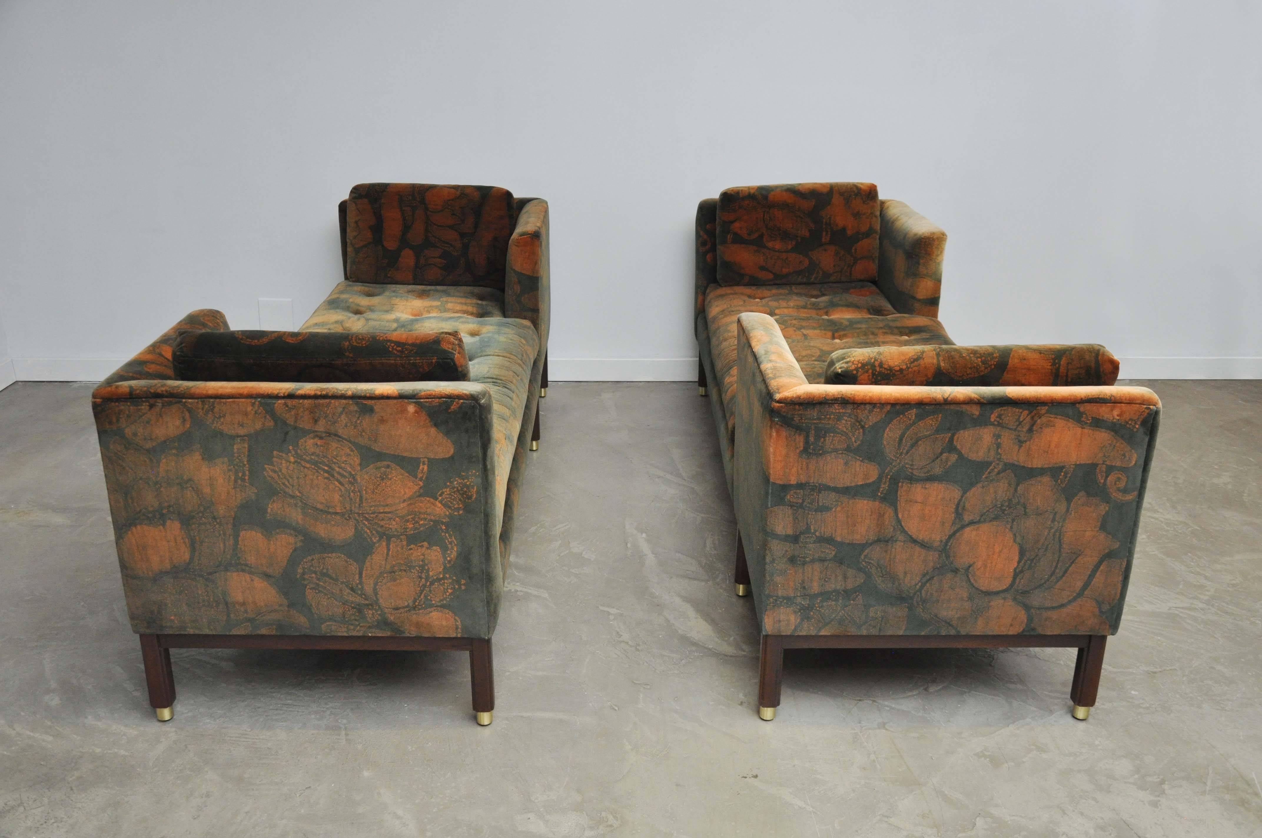 Dunbar Tete-a-tete Sofas by Edward Wormley In Excellent Condition In Chicago, IL