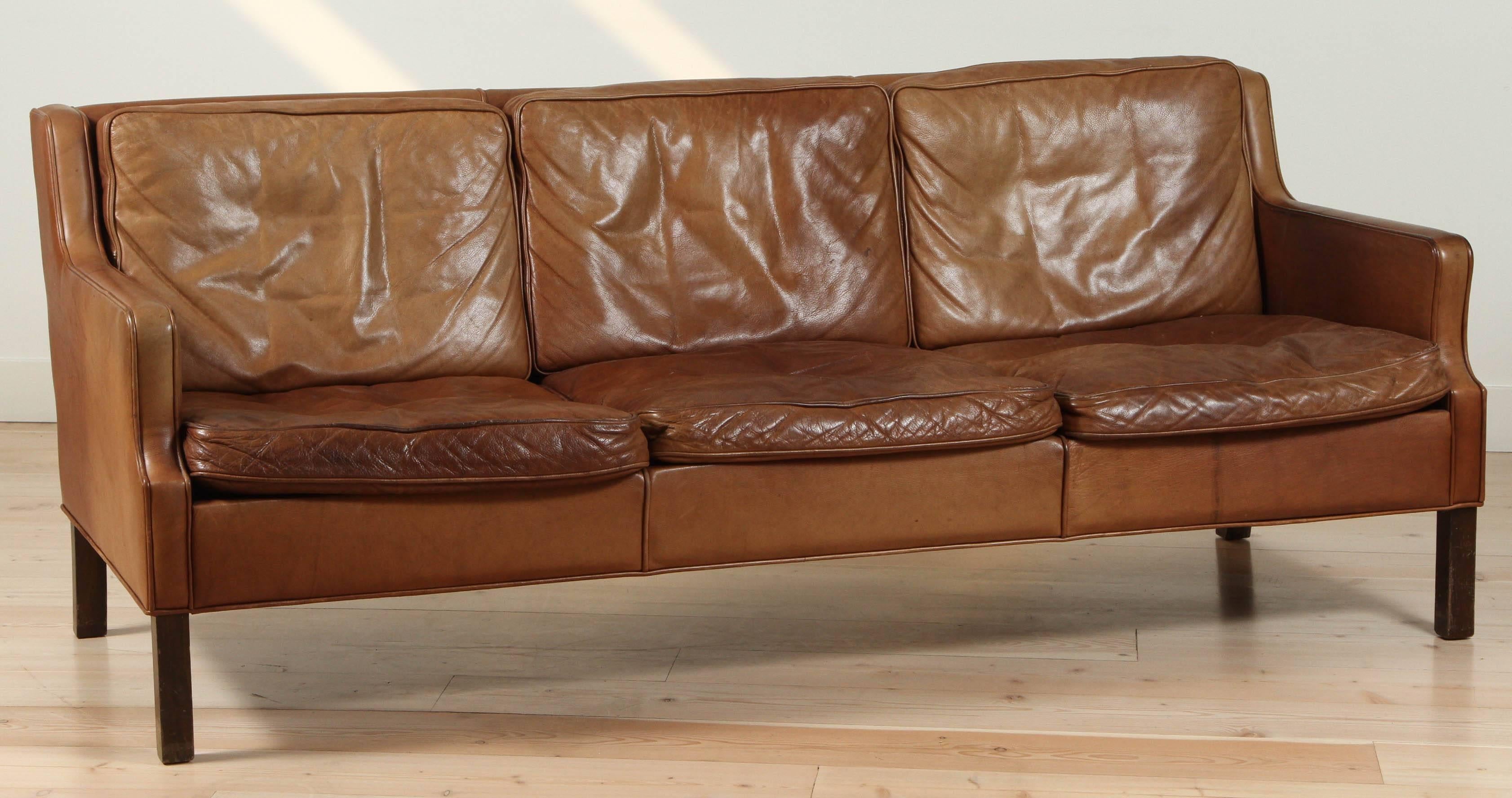 Saddle leather sofa by Børge Mogensen. Model 2209.