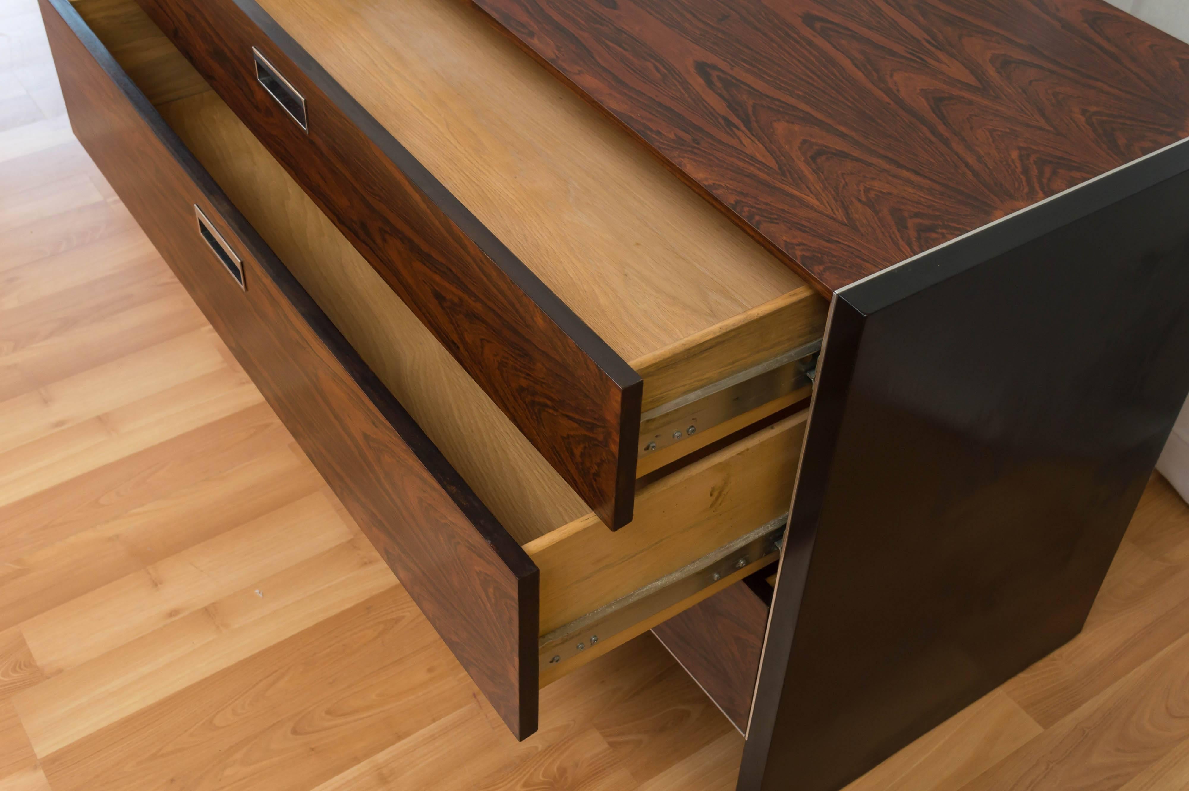 Robert Baron for Glenn of California Six-Drawer Rosewood Dresser In Good Condition In San Francisco, CA