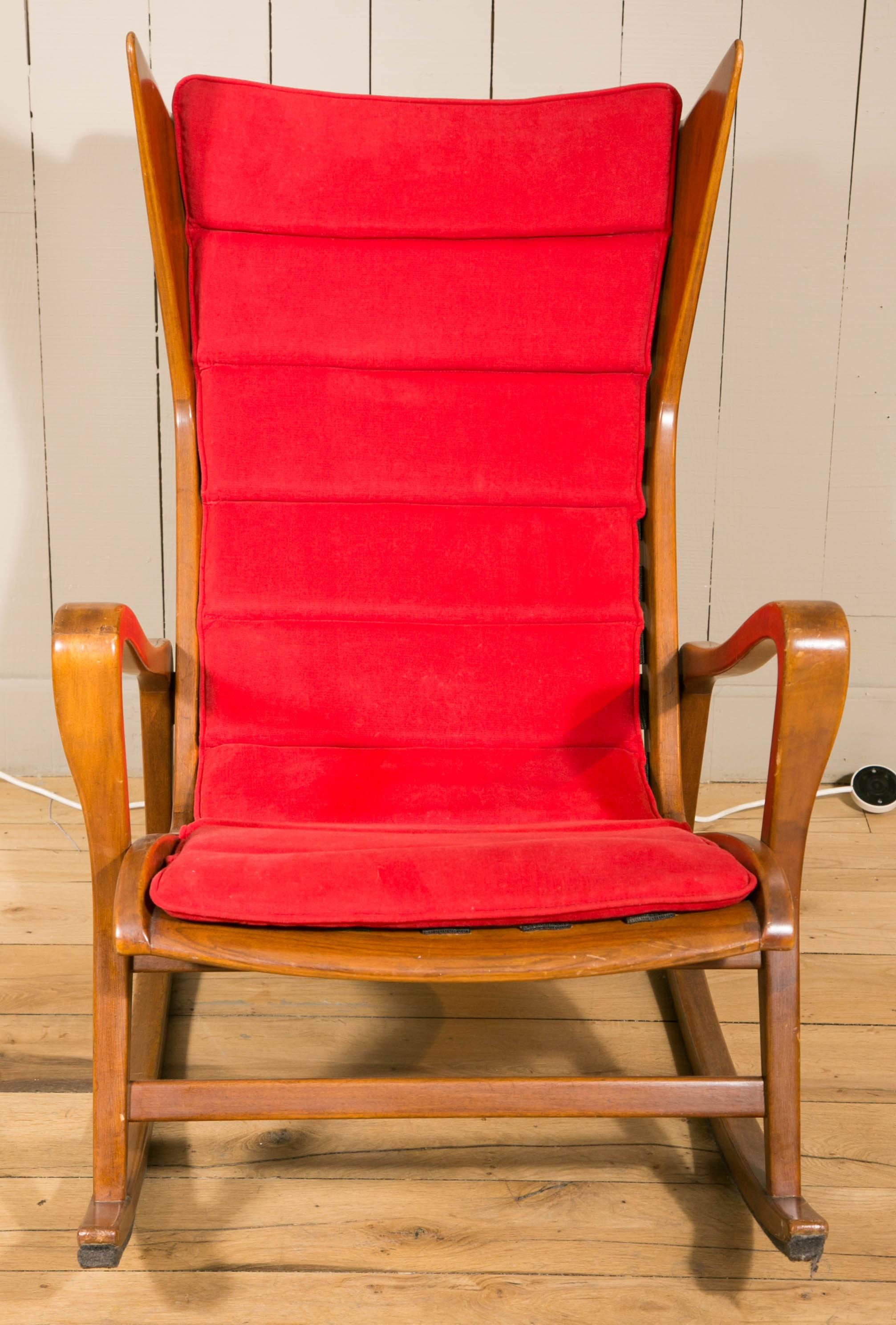 Italian Rocking Chair in Walnut attributed to Gio Ponti, Circa 1955 for Studio Cassina For Sale