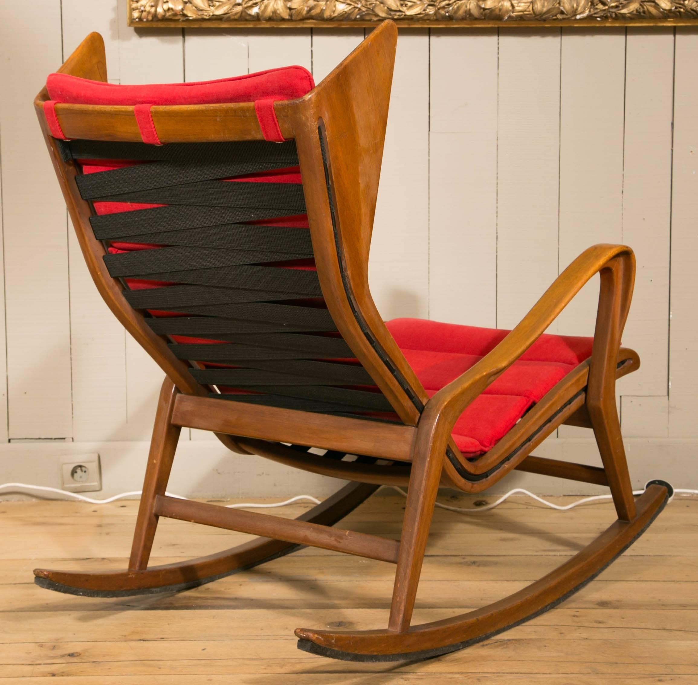 Mid-20th Century Rocking Chair in Walnut attributed to Gio Ponti, Circa 1955 for Studio Cassina For Sale