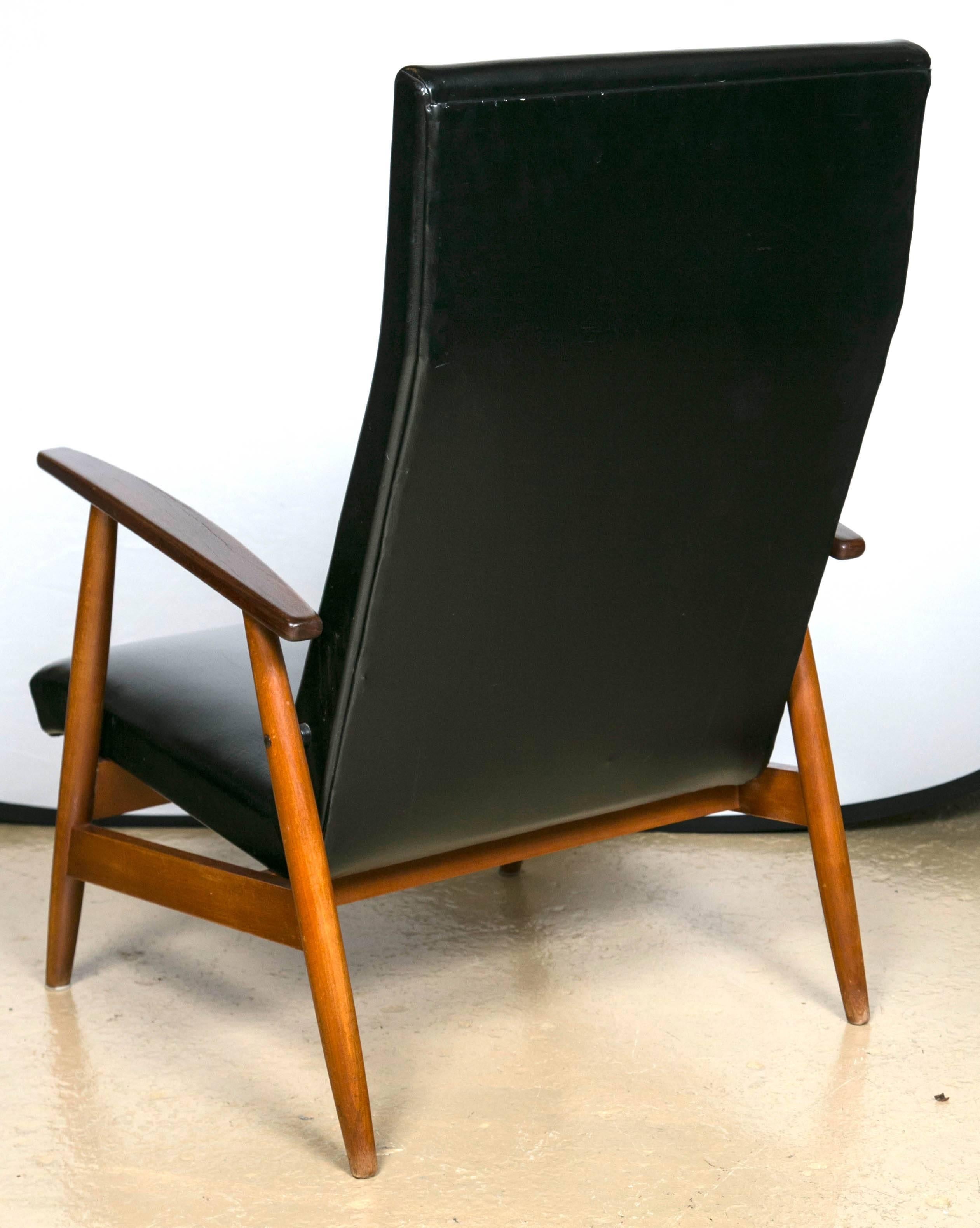 Leather Pair of Mid Century Modern Scandinavian Teak and Black Lounge Chairs For Sale