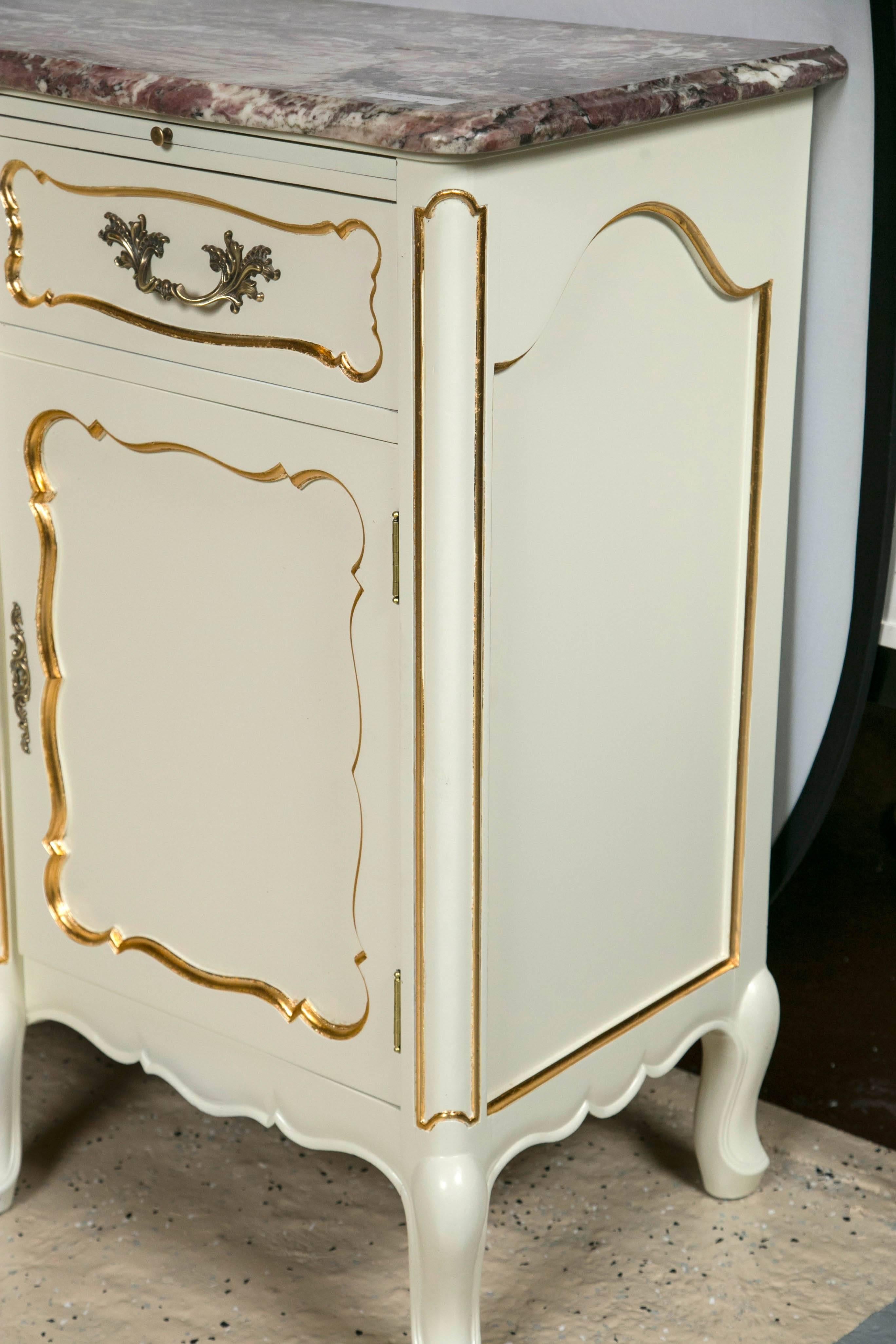 Mid-20th Century Custom Quality White Marble-Top Paint Decorated and Giltwood Sideboard Dresser For Sale