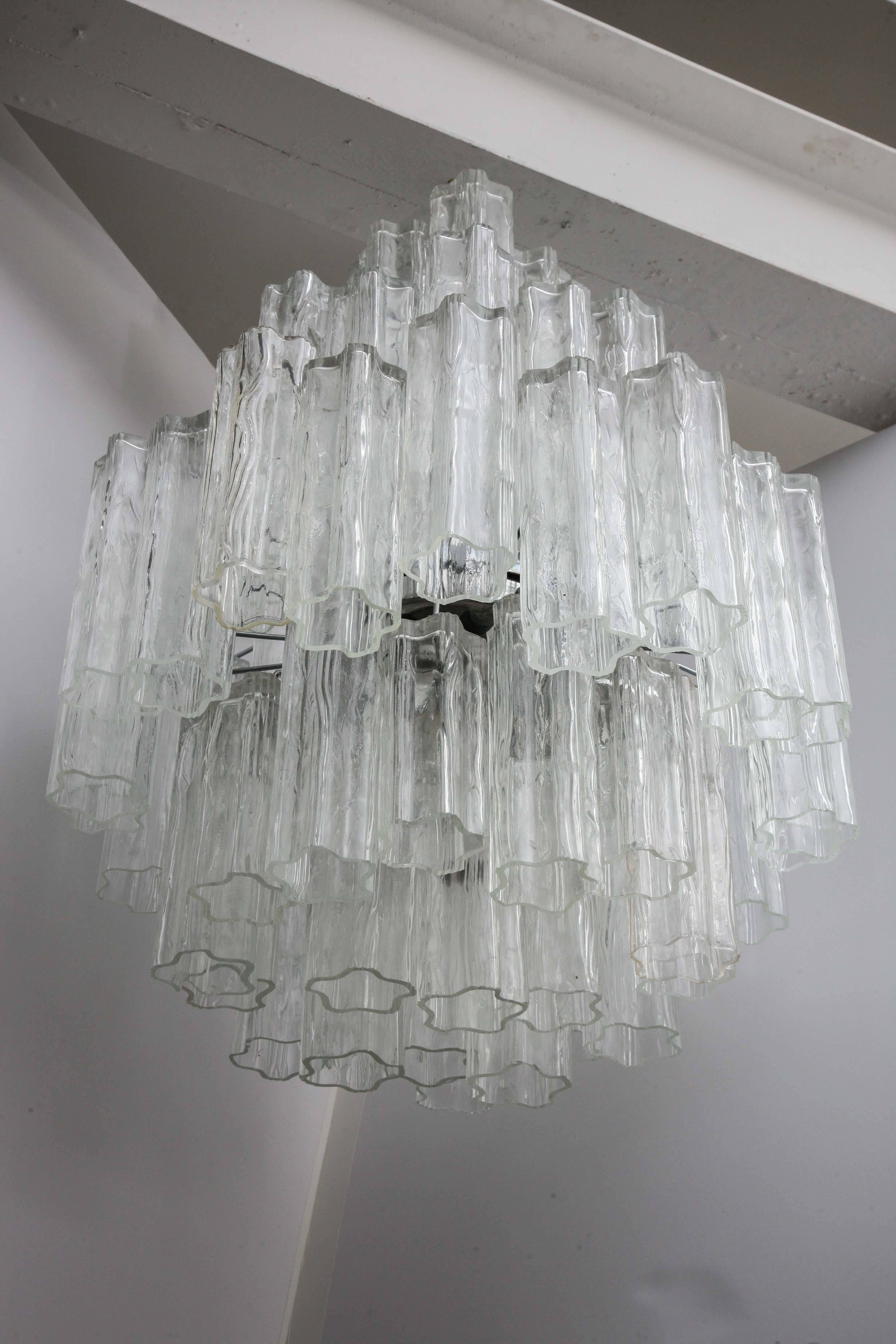 Large Four-Tier Venini Tronchi Chandelier Glass Murano Tubes, 1960s, Italy In Good Condition For Sale In Miami, FL