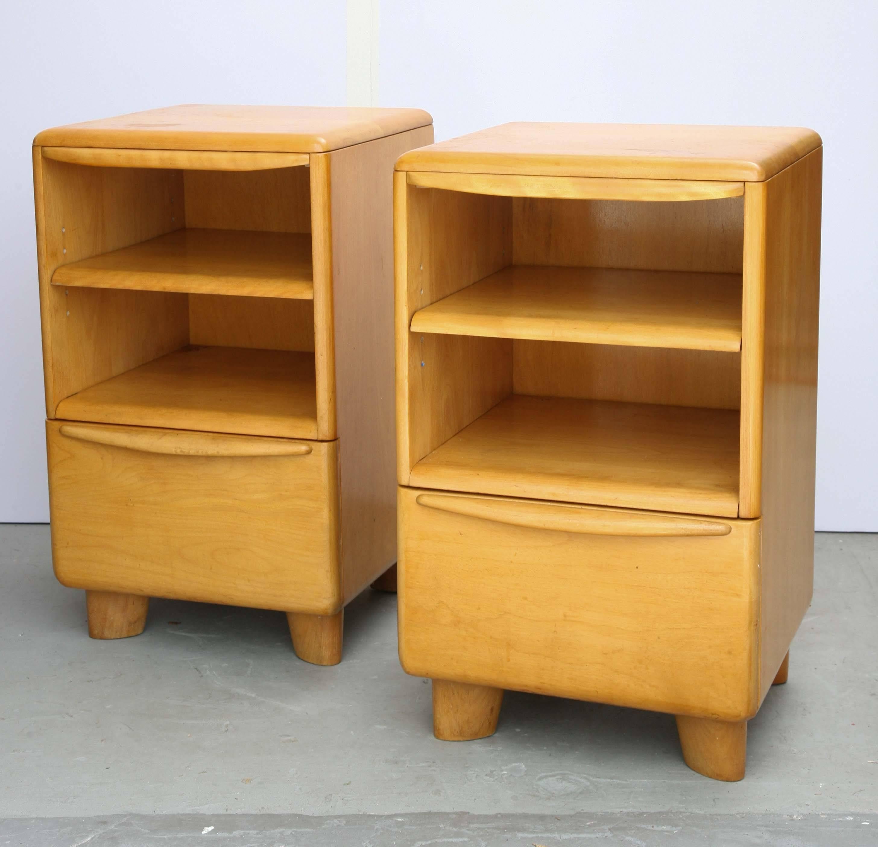 Pair of Heywood-Wakefield nightstands with shelves and drawers in very good vintage original shape, USA, 1960s.