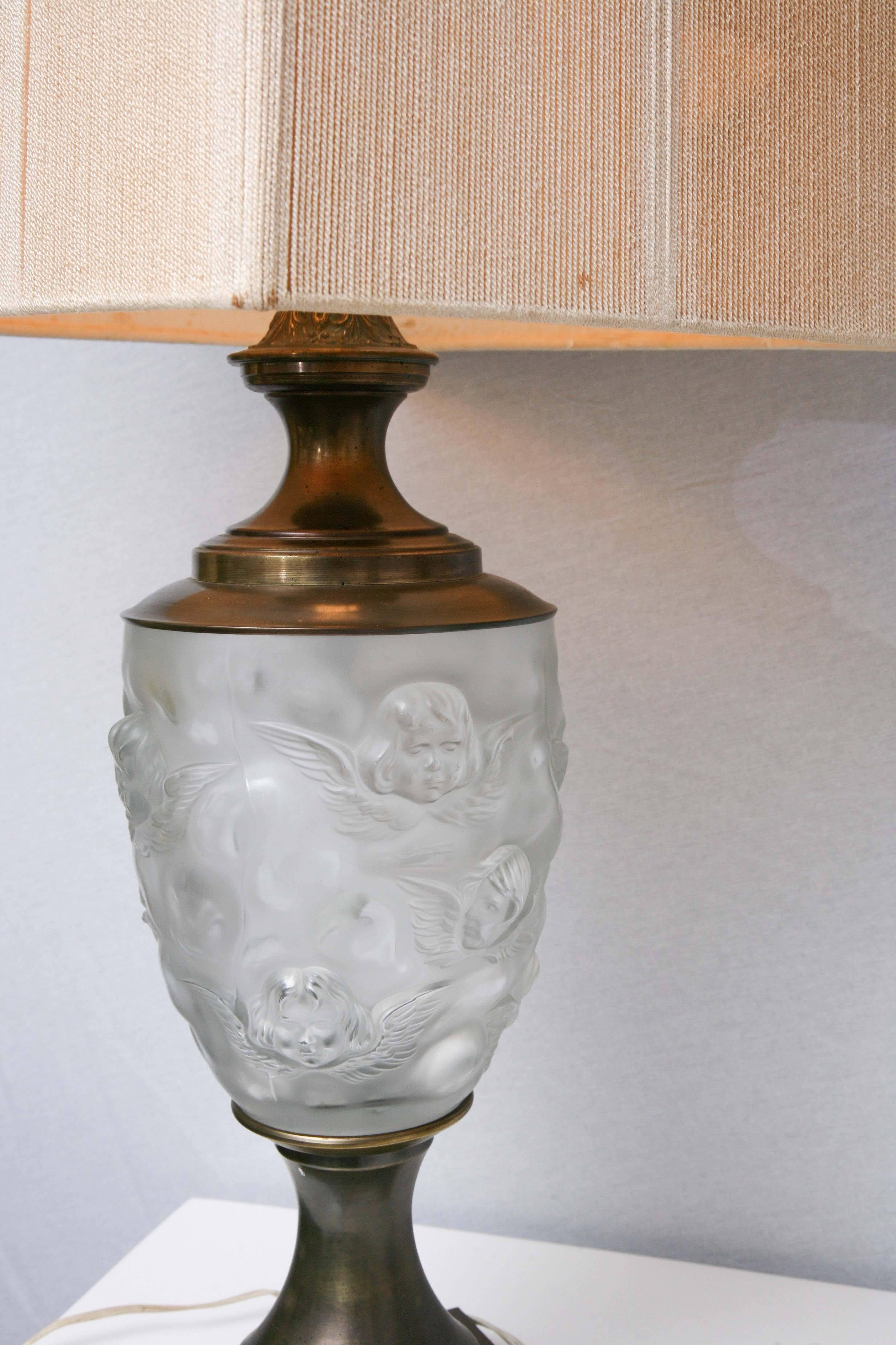 Pair of Hollywood Regency Lalique Style Brass / Glass Putti Table Lamps, Elegant For Sale 2