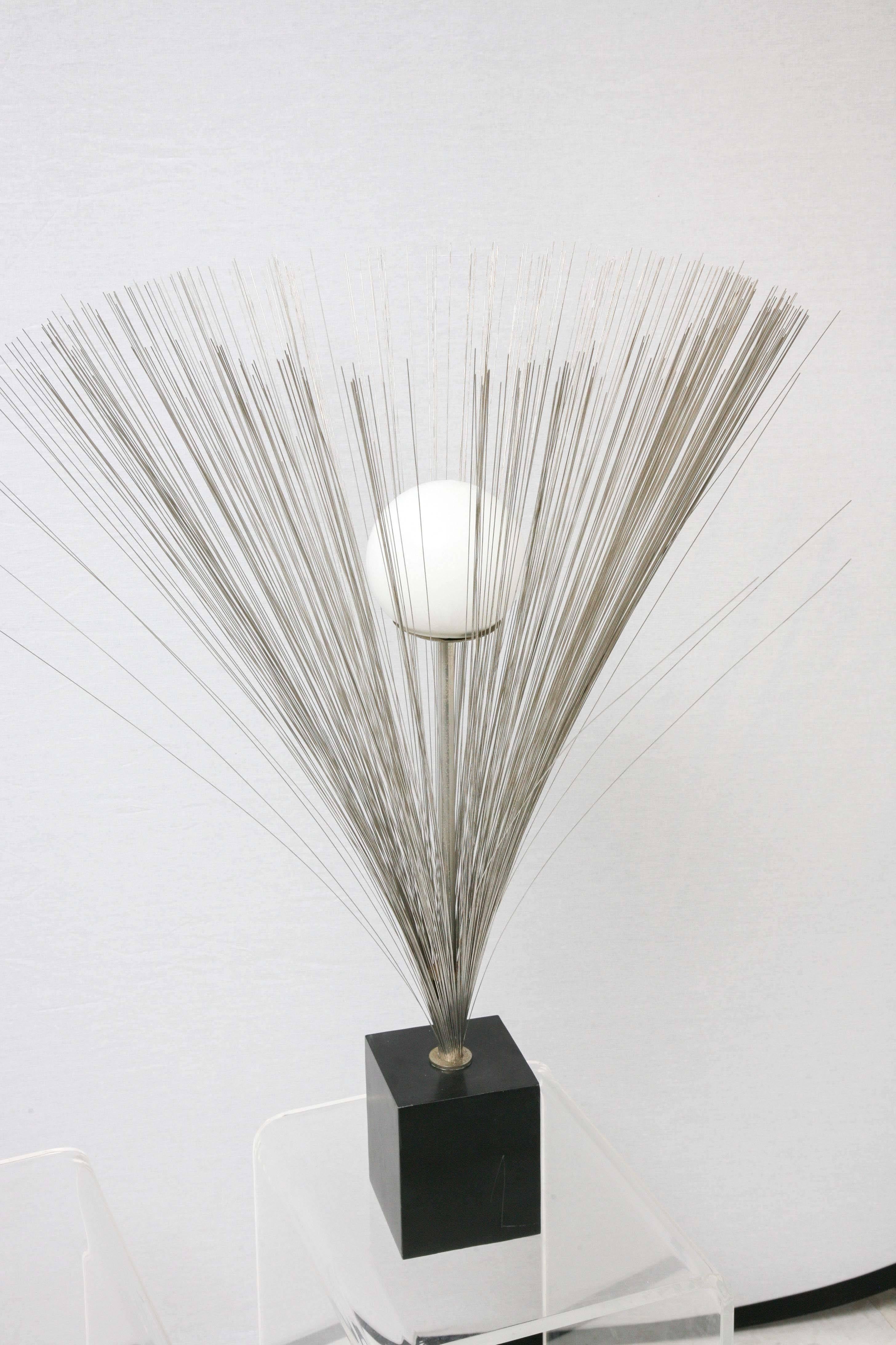 Collection Mid-Century Modern Laurel Tempestino Lucite Chrome Brass Table Lamps In Good Condition For Sale In Miami, FL