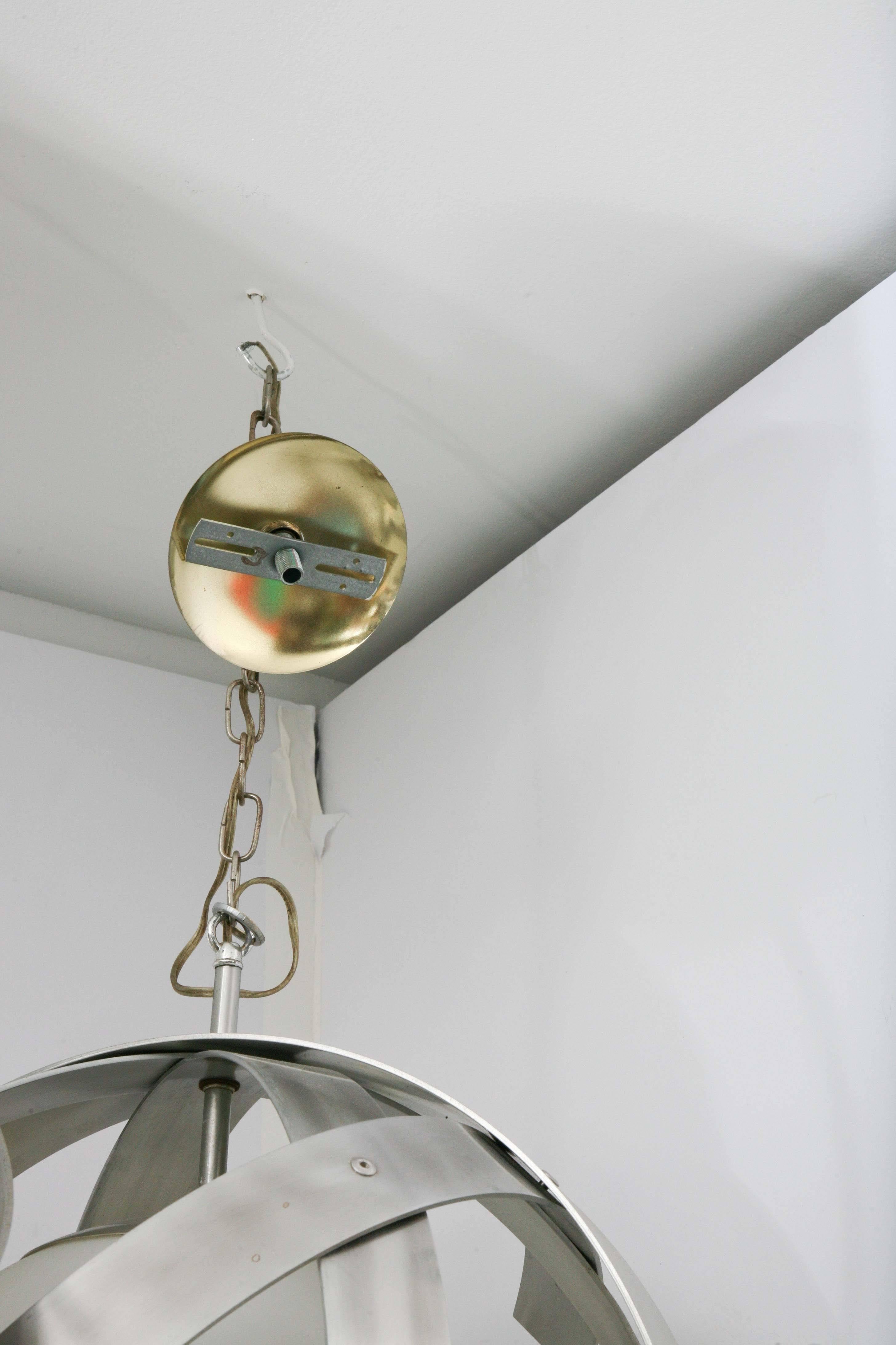 Mid-Century Modern Continental Glass /Aluminum Saturn Pendant Ceiling Lamp In Good Condition For Sale In Miami, FL