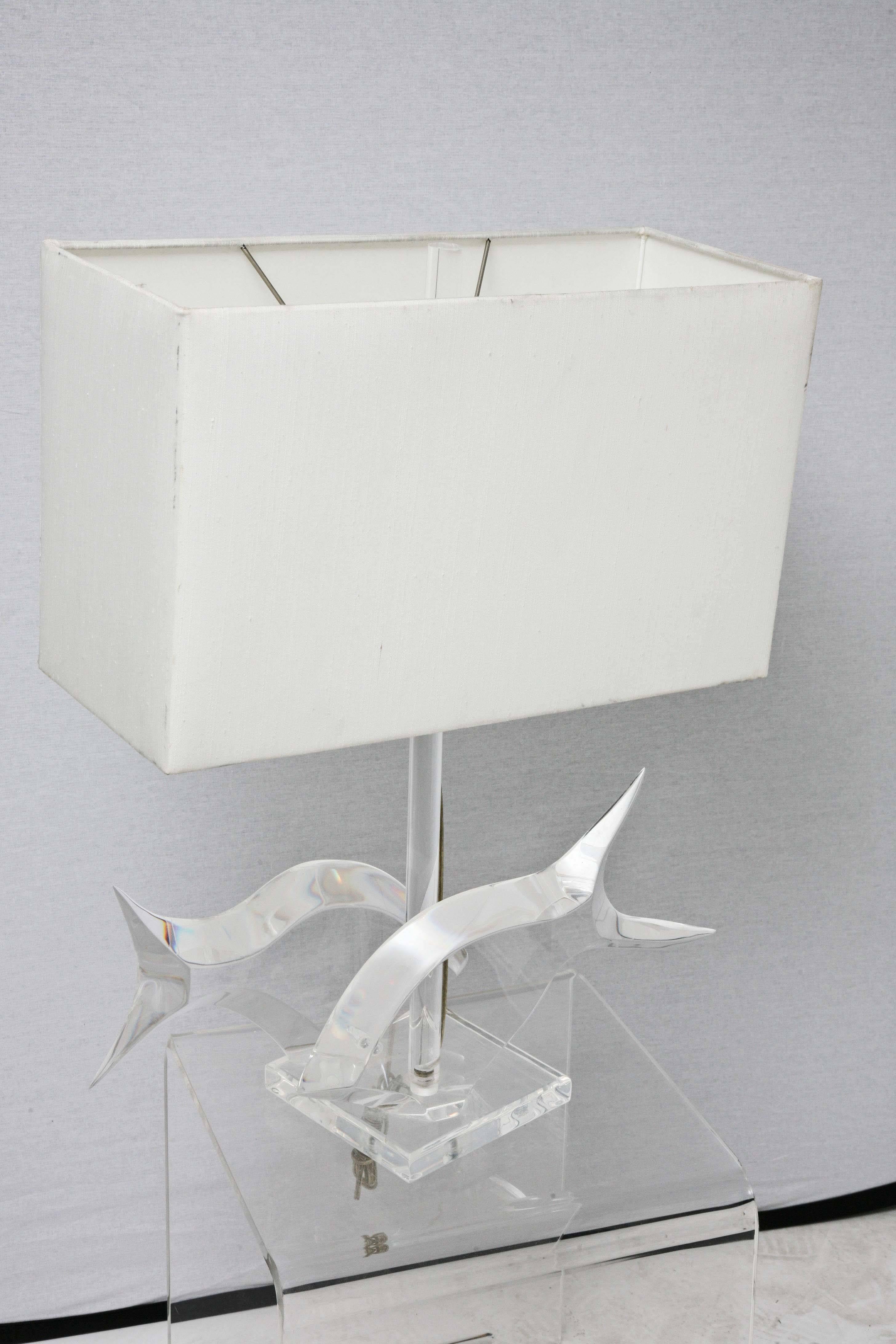 Pair of Mid-Century Modern Van Teal Sculptural Lucite Fish Table Lamps In Good Condition In Miami, FL