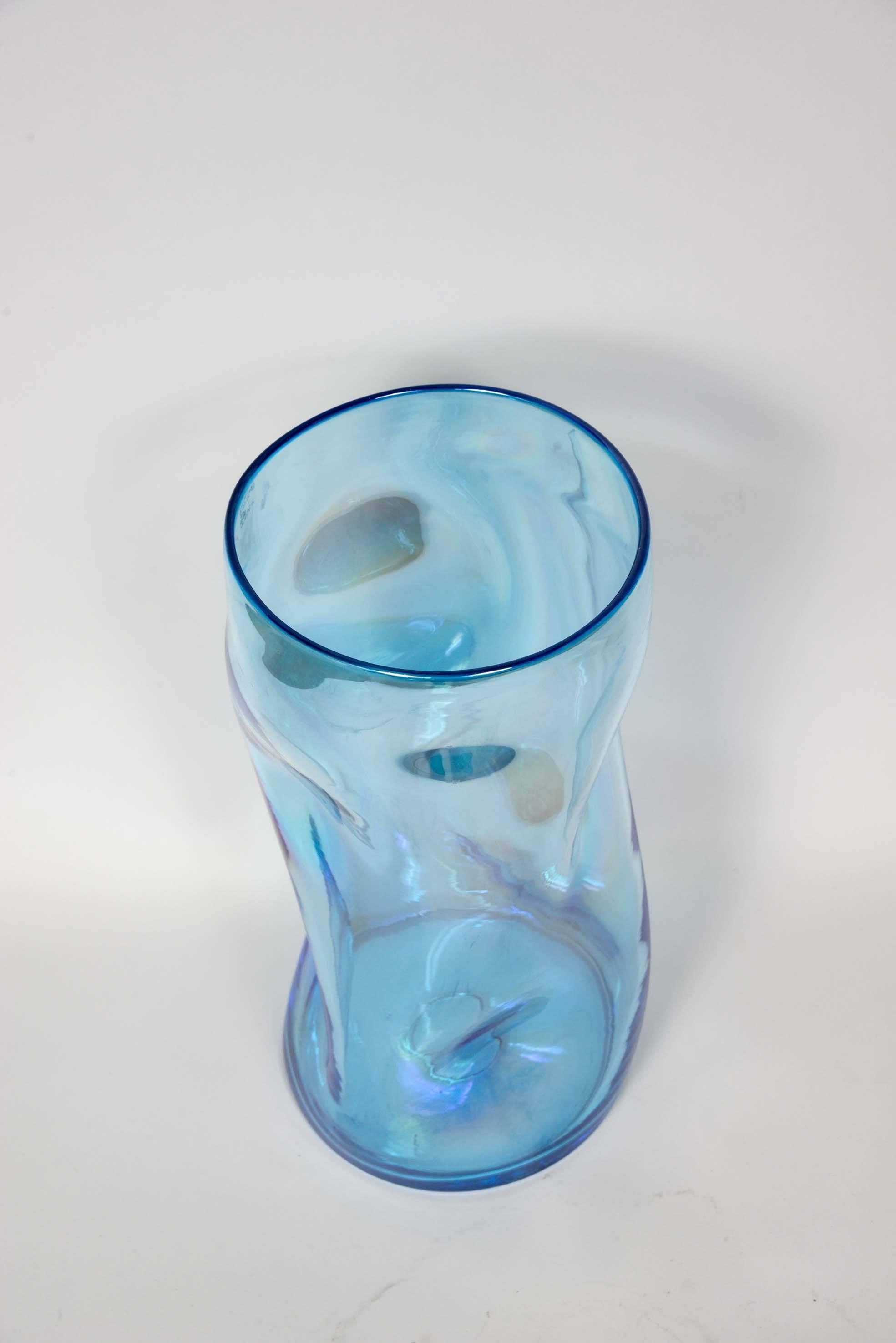Pair of Iridescent and Curved Blue Murano Glass Vases In Excellent Condition In Saint-Ouen, IDF