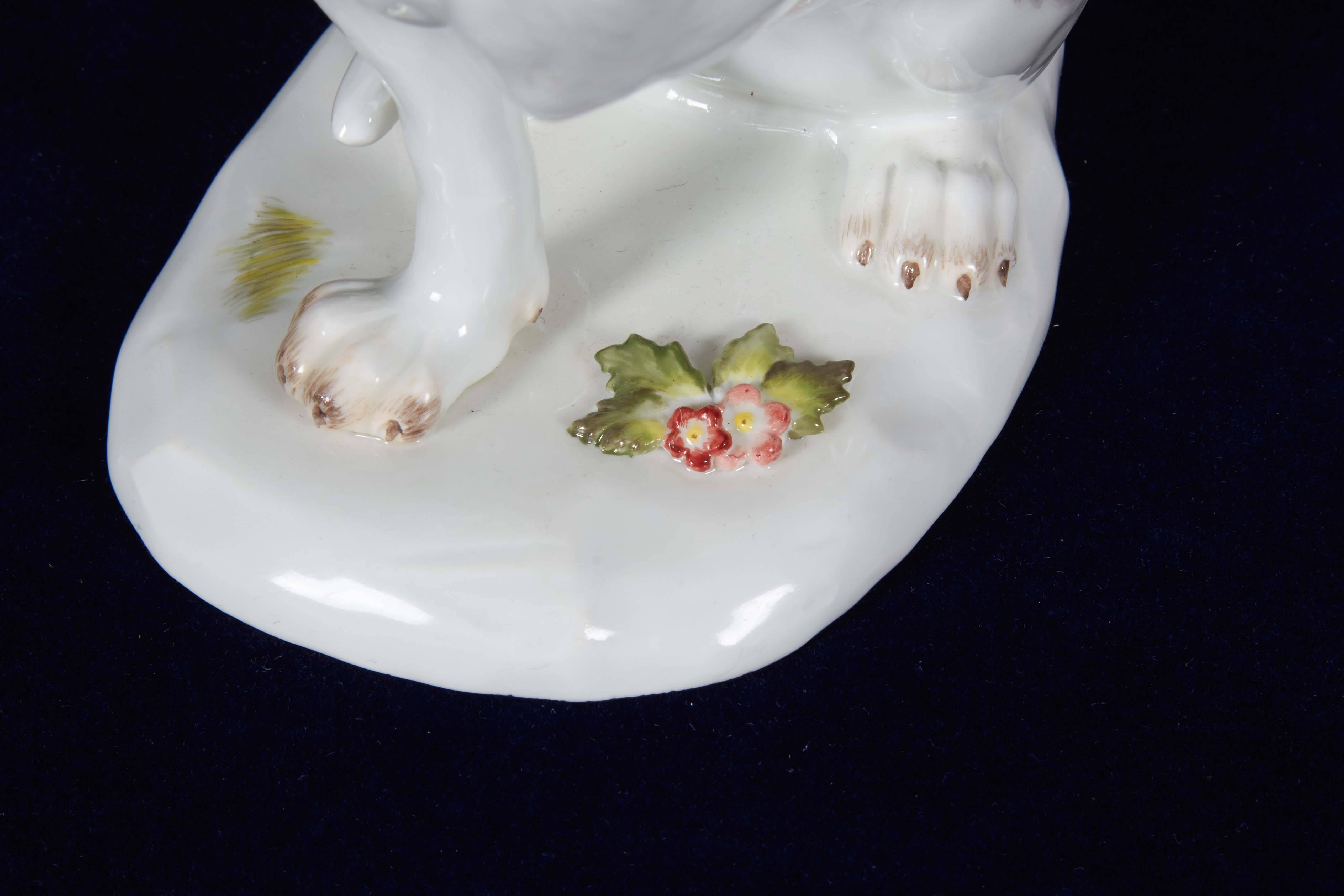 Meissen Porcelain Group of a Seated Cat, after a Fine Catch, Early 1900s In Excellent Condition In New York, NY