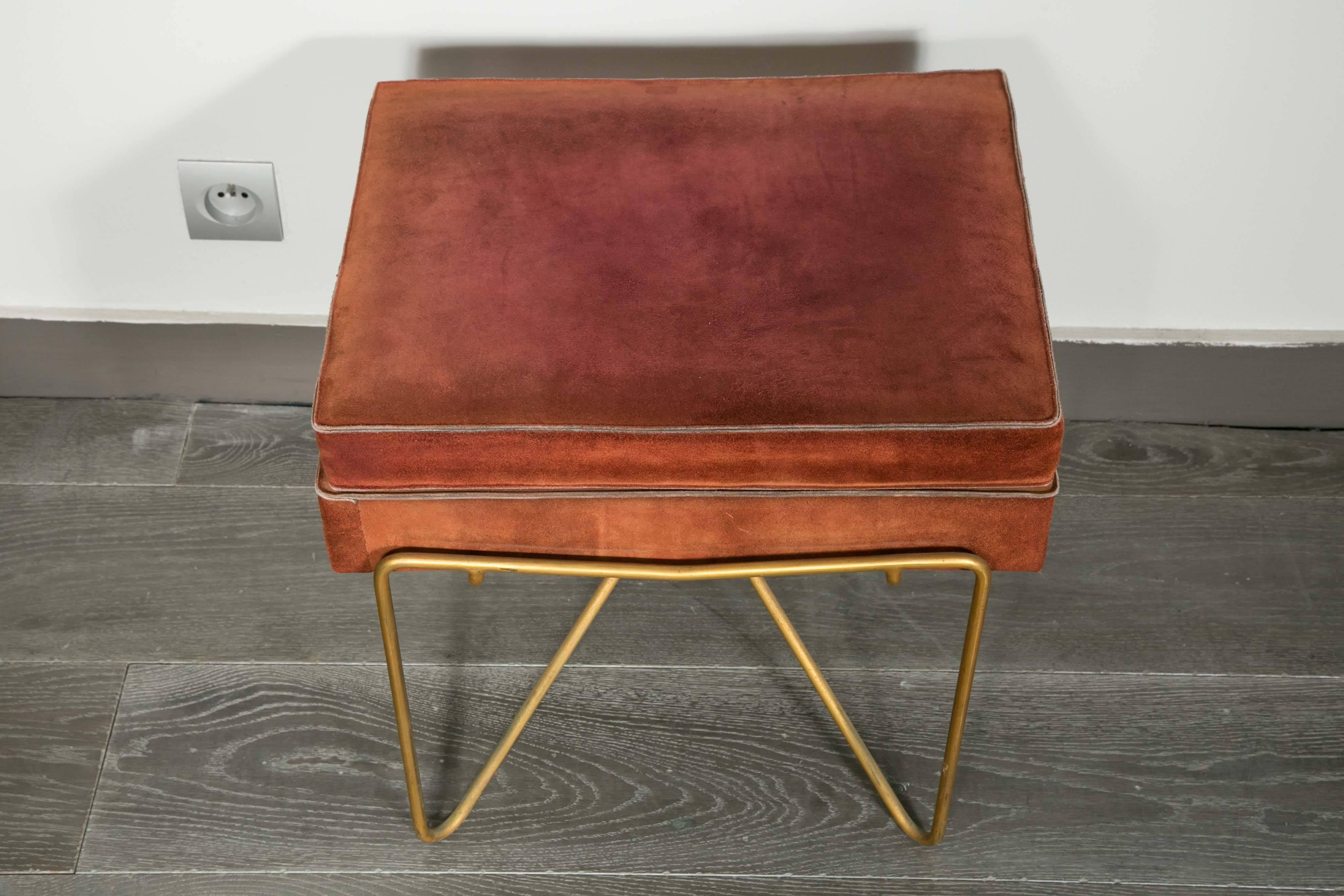 Rare stool in brass and with original short brown suede.
Signed with original marked.
Model similar in Raphael decorator by Bloch-Champfort page107 and signature page 22.
