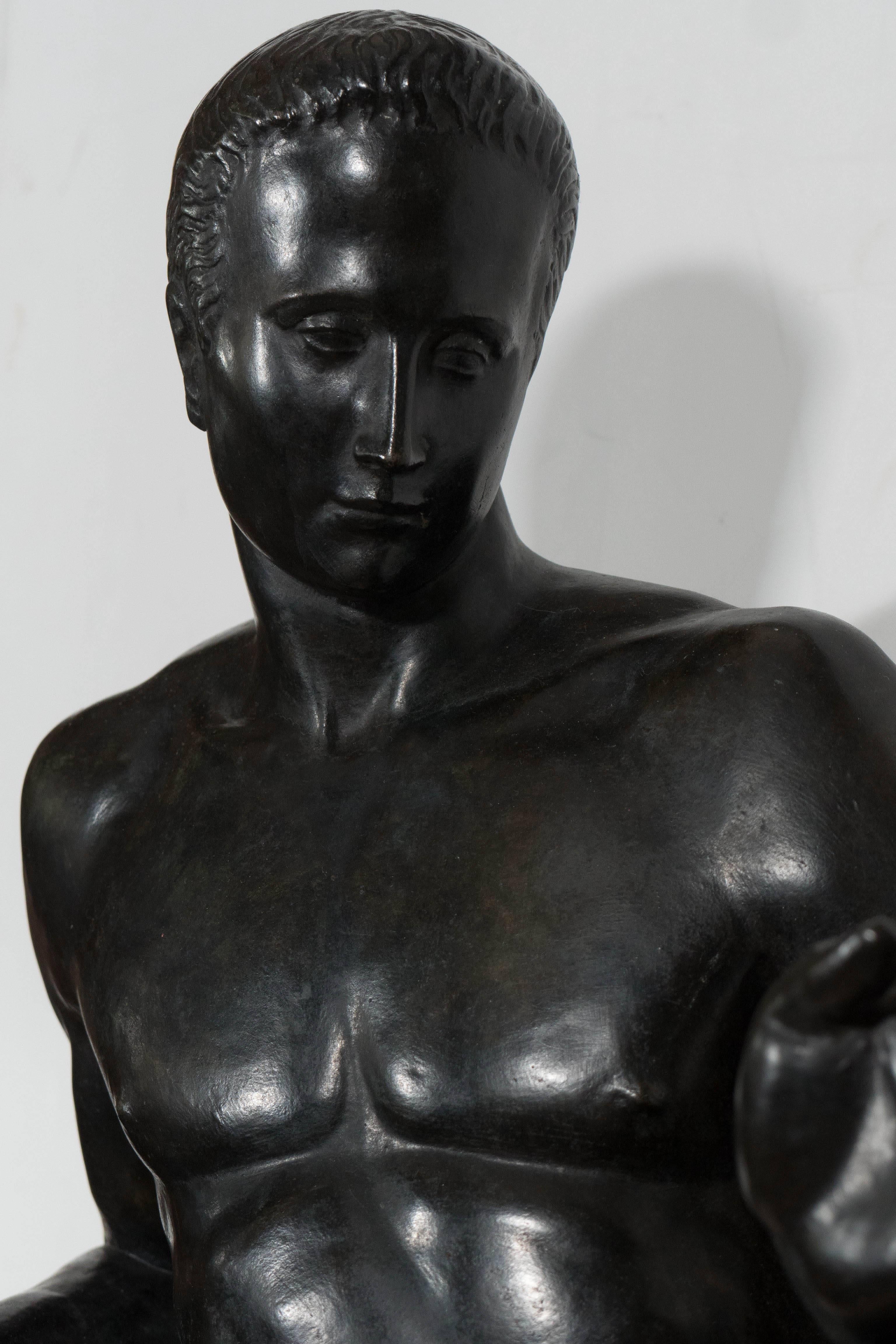 Sculpture de nu masculin de style néoclassique italien en bronze patiné Bon état - En vente à New York, NY