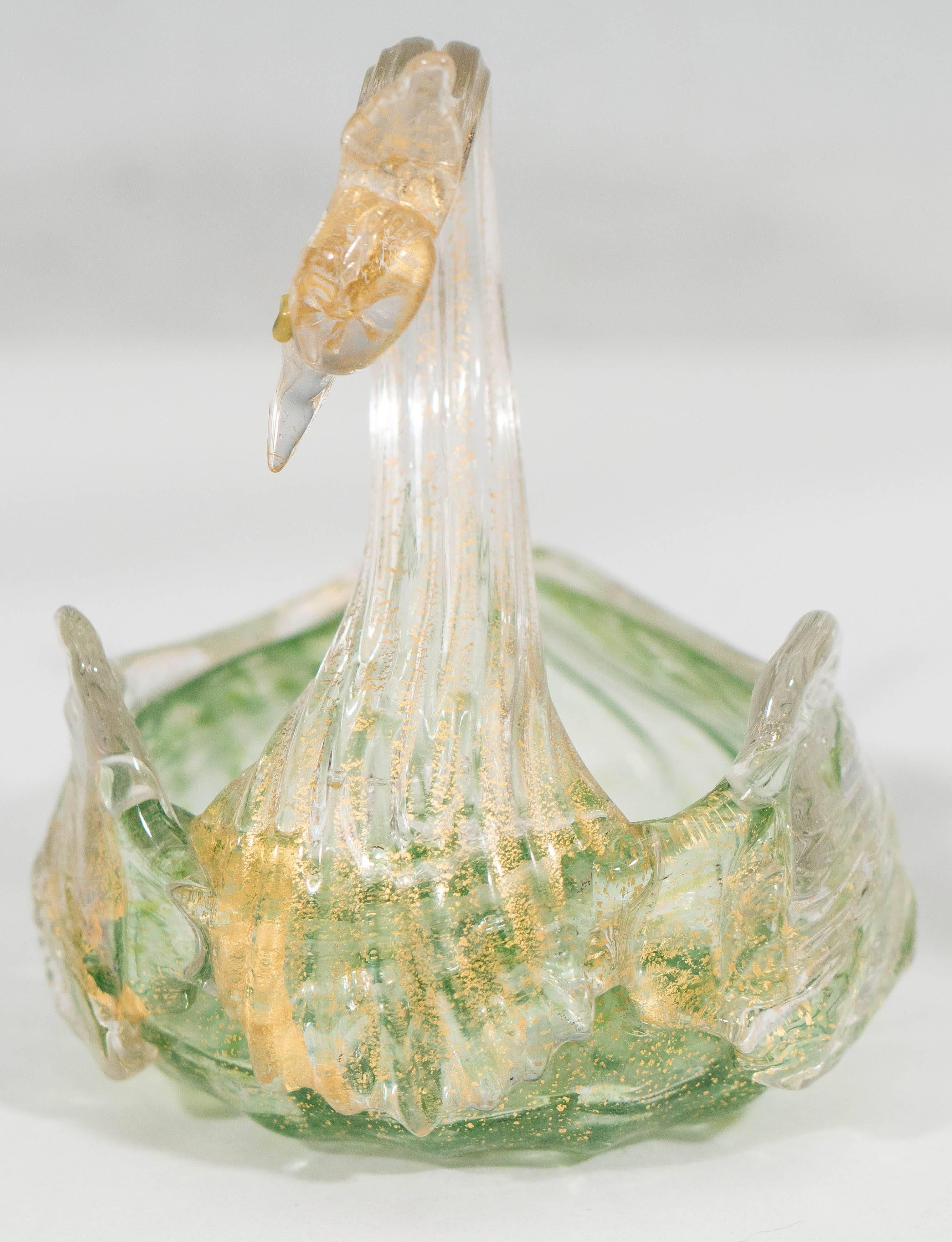 Salviati Glass Raised Bowl and Salts with Swan Motif In Good Condition For Sale In New York, NY