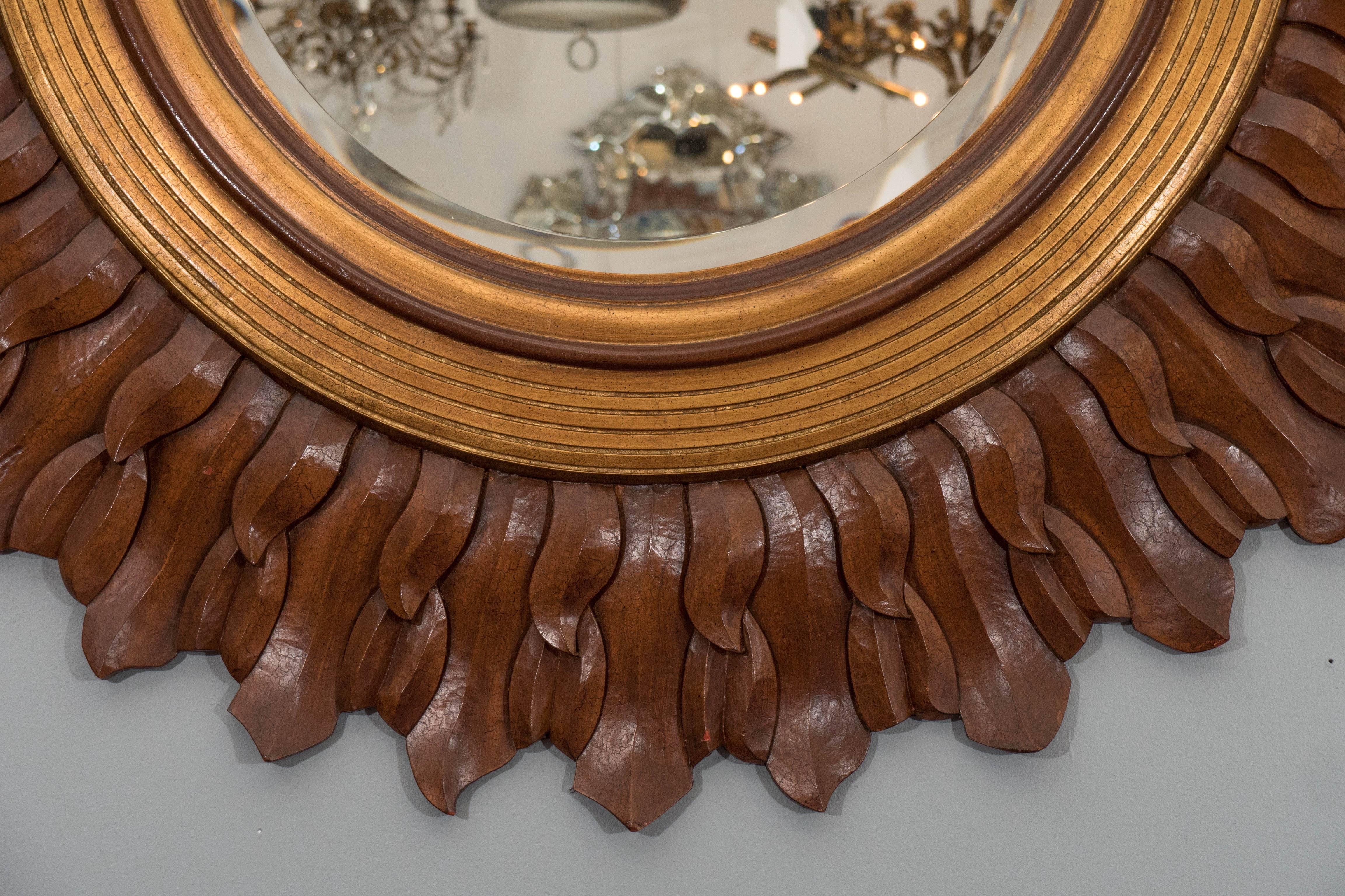 Sunburst Mirror in Carved and Giltwood Frame In Good Condition In New York, NY