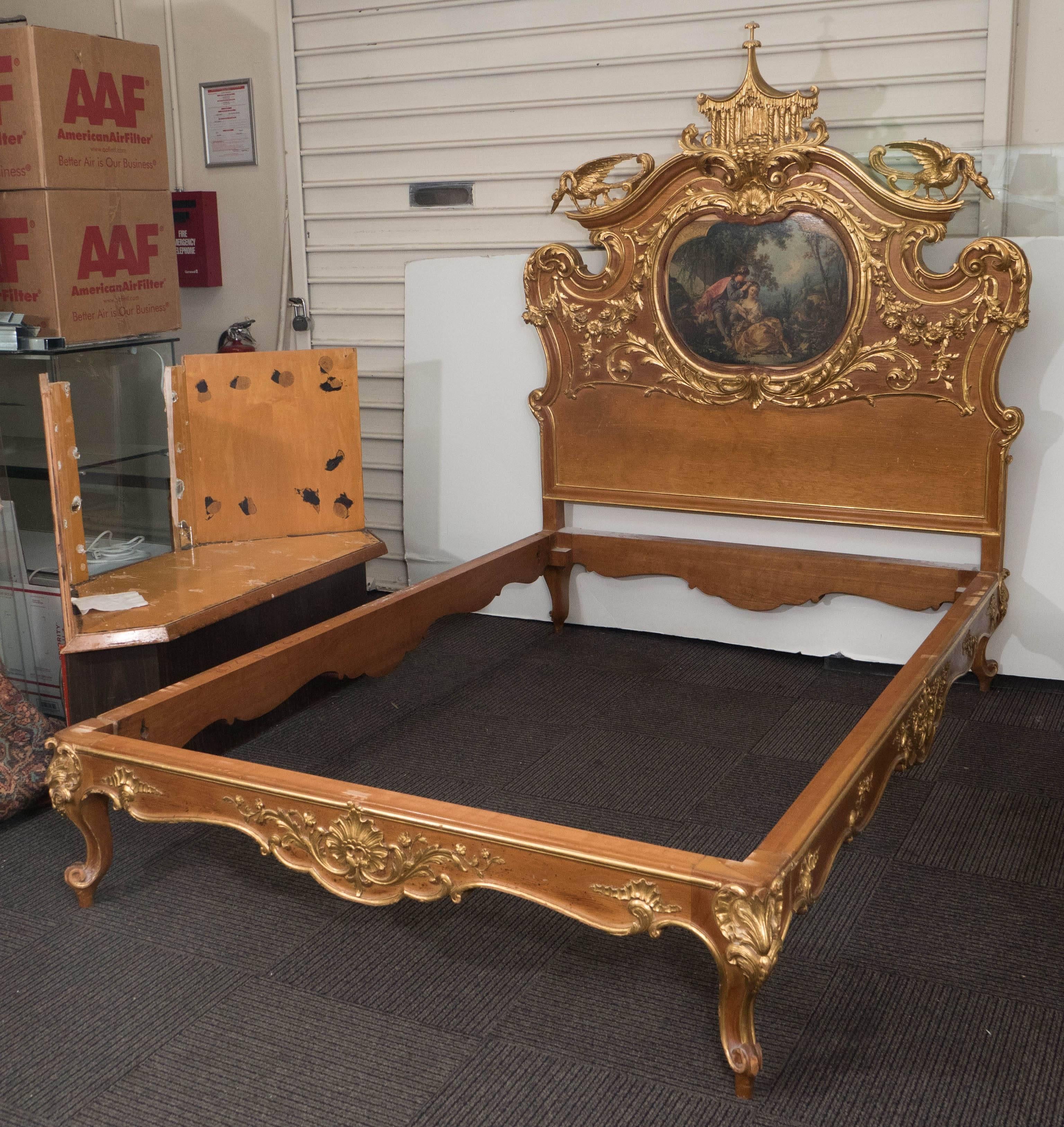 Chinoiserie Style Carved Gilt Bed 5