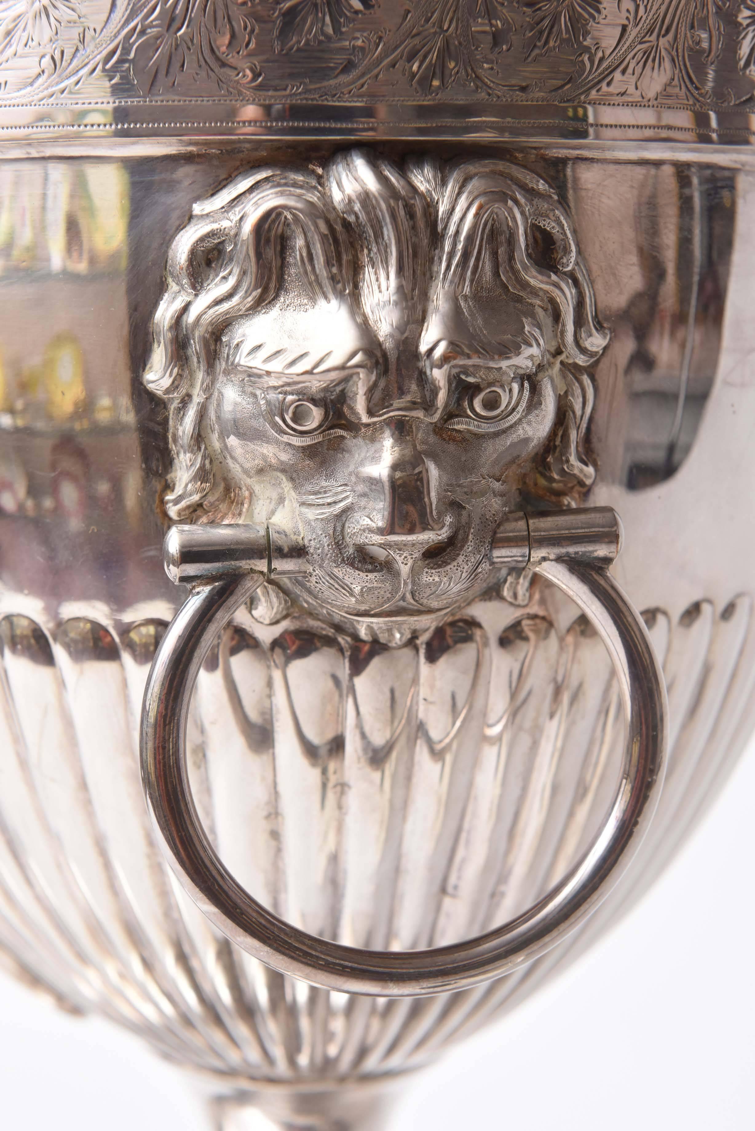 19th Century Sheffield Silver Plate Lion's Head Handle, Ball Foot Coffee-Tea Urn In Good Condition In West Palm Beach, FL