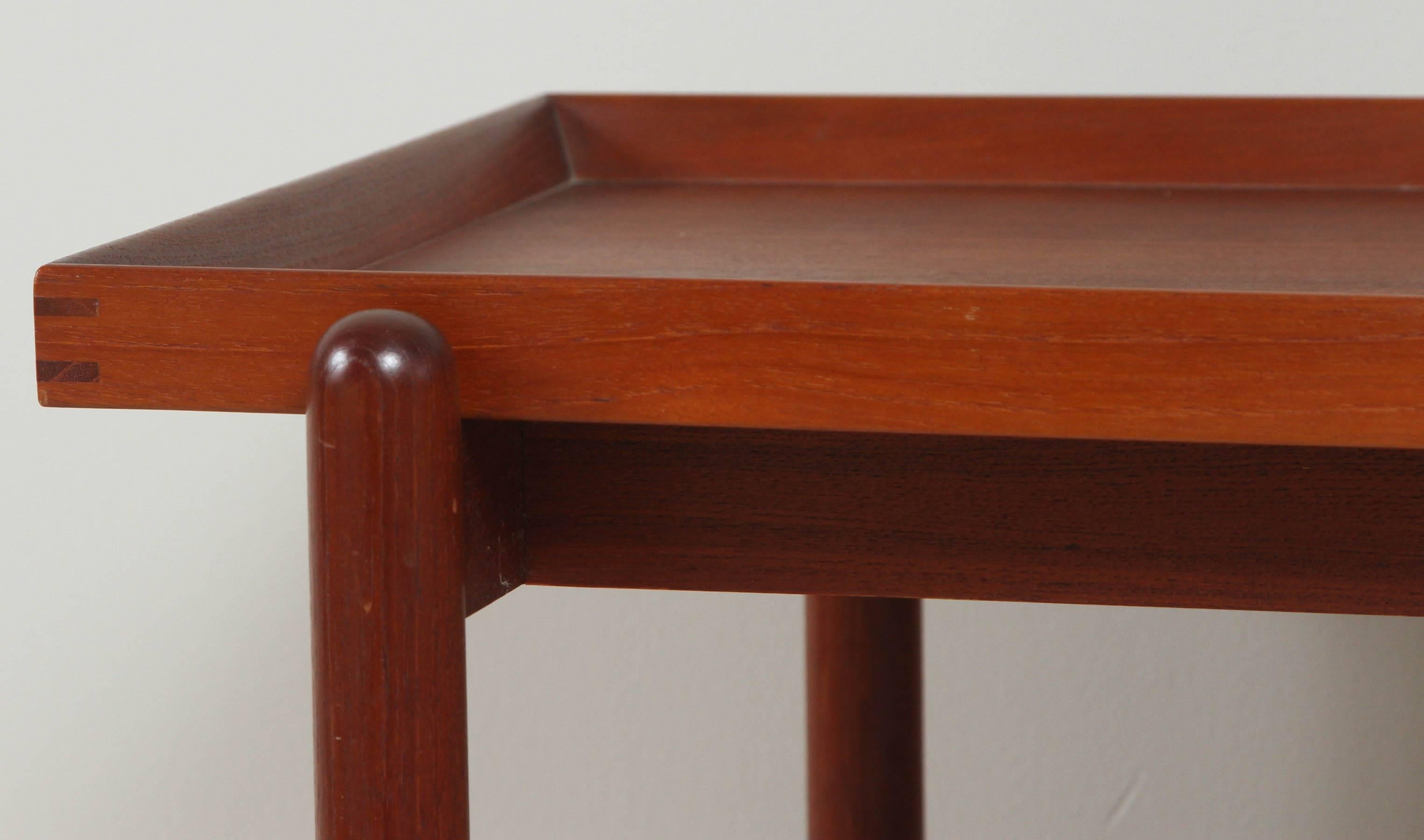 Danish Teak Wood Tea Cart In Good Condition For Sale In Santa Monica, CA