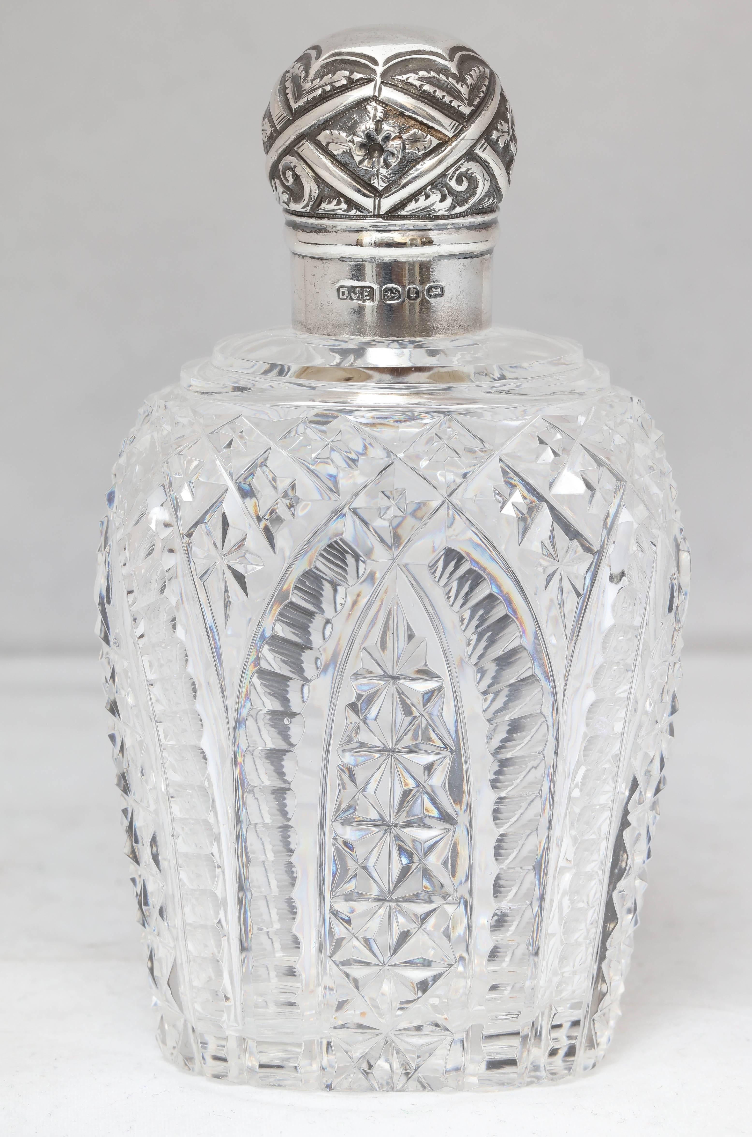 Sterling Silver-Mounted Cut Crystal Perfume Flask In Excellent Condition In New York, NY