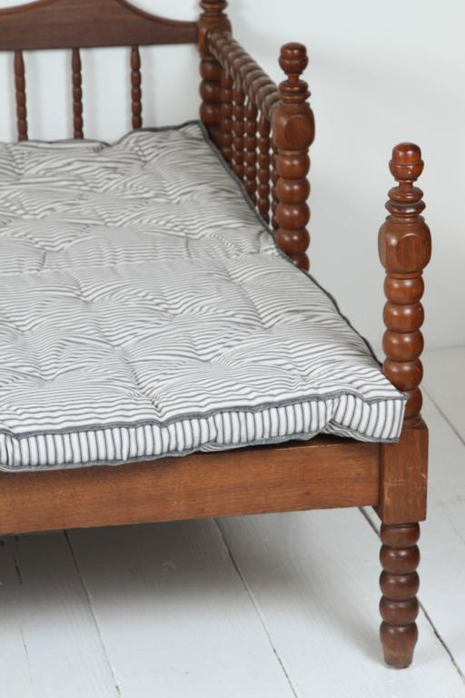 Vintage American Spindle Daybed with PullOut Trundle at 1stDibs