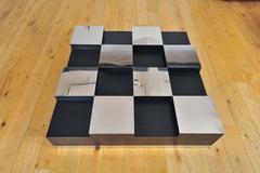 Table basse en damier