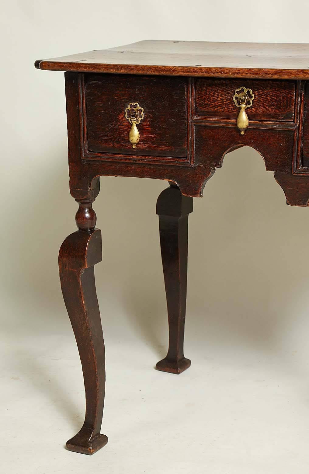 18th Century English Macclesfield Side Table/Lowboy In Good Condition In Greenwich, CT