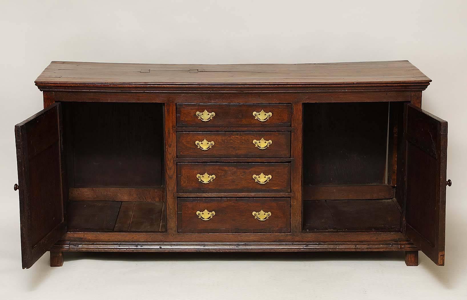 18th Century Welsh Low Cabinet Dresser In Good Condition In Greenwich, CT