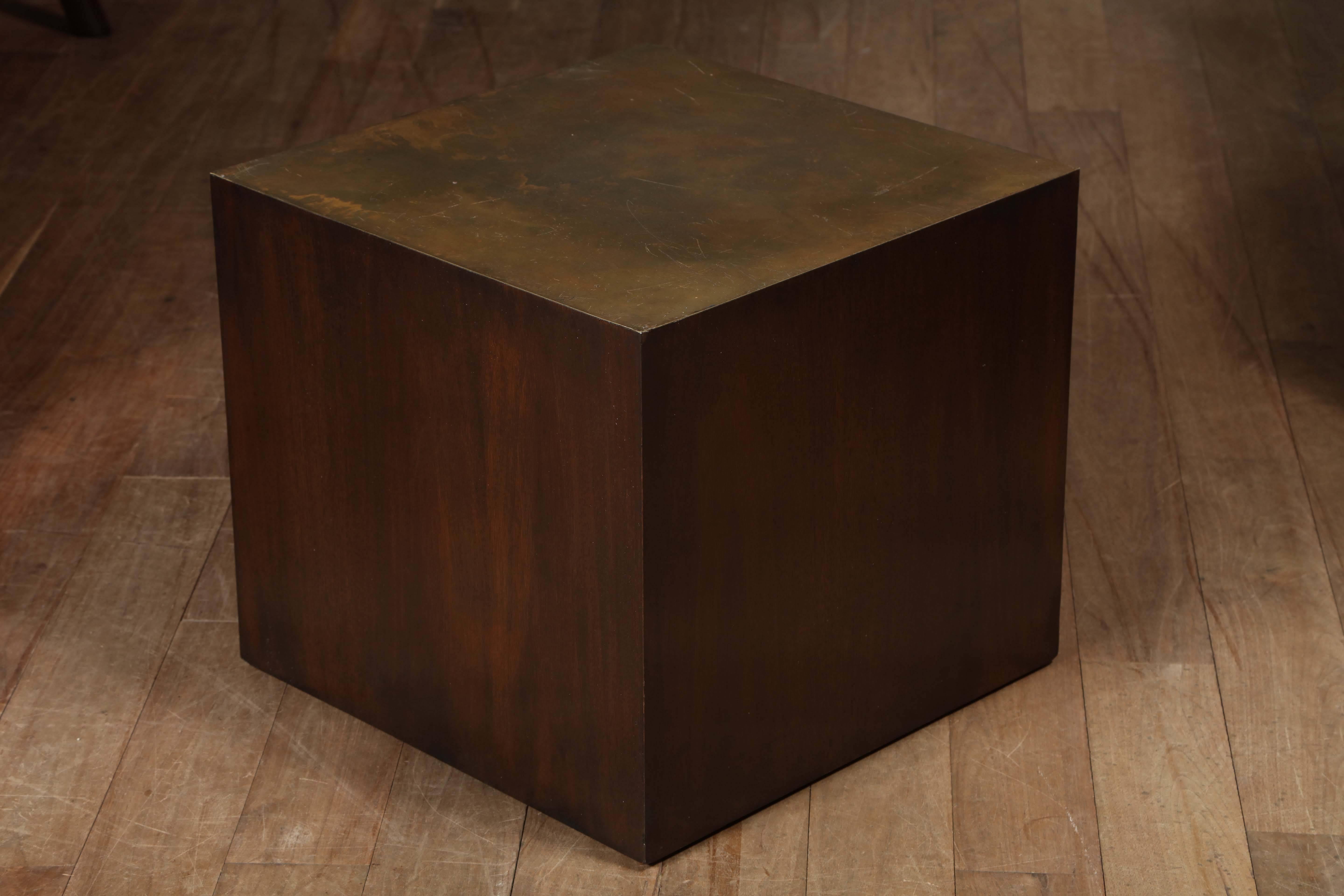 Cube Side Table In Good Condition For Sale In New York, NY