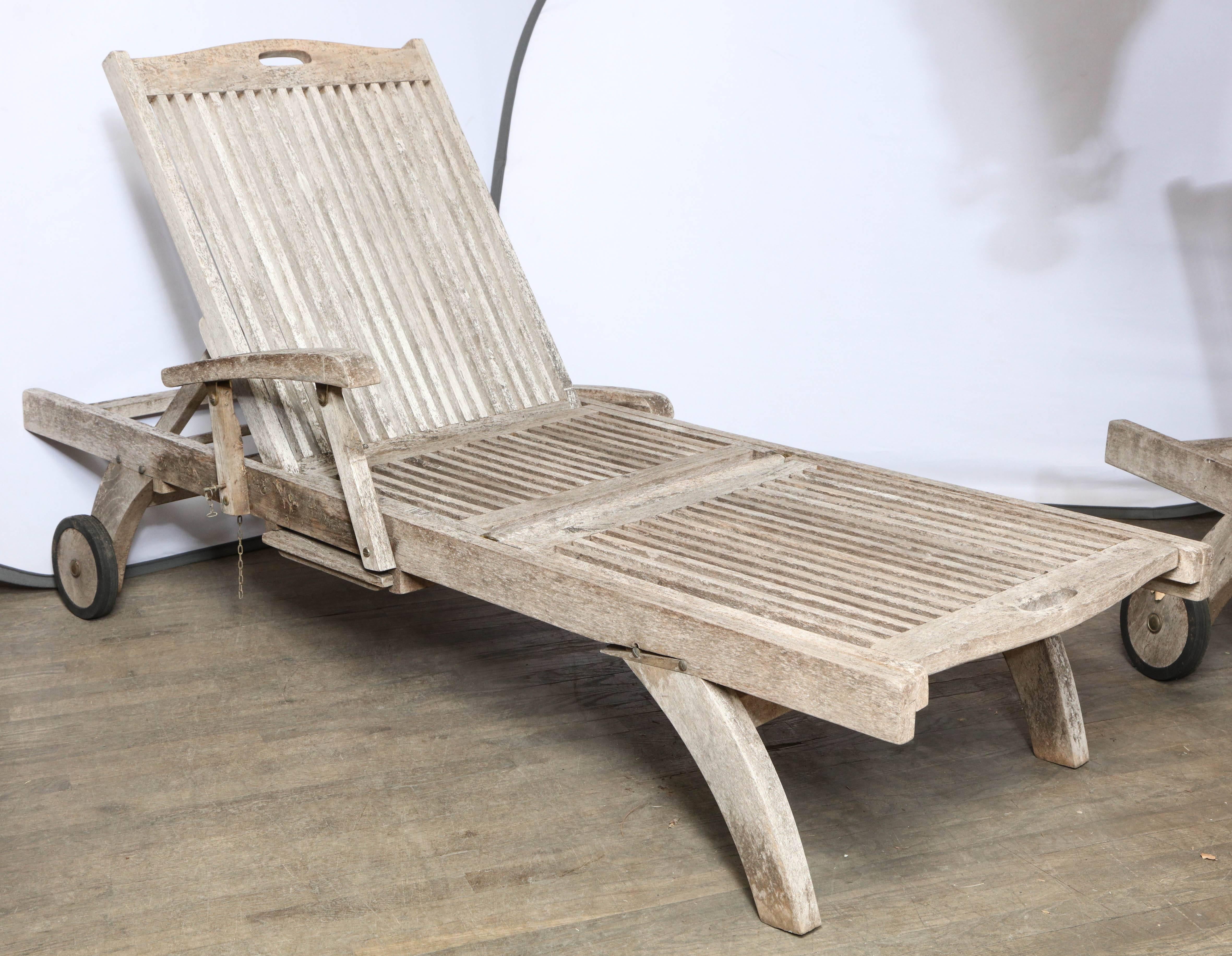 Teak outdoor lounge chaise. Handpicked by Ann-Morris buyers.