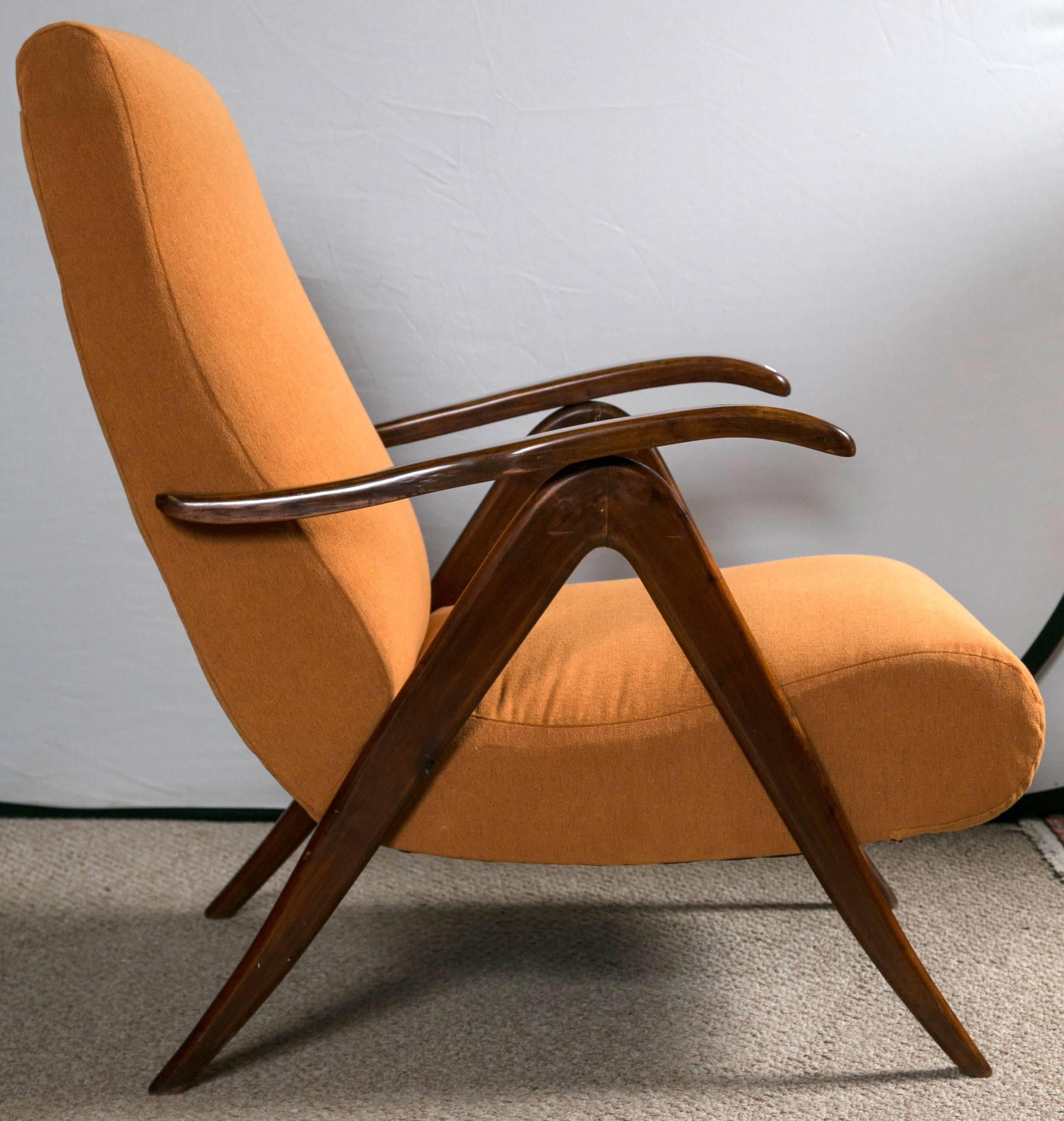 Pair of Italian Mid-Century Modern Reclining Lounge Chairs 1