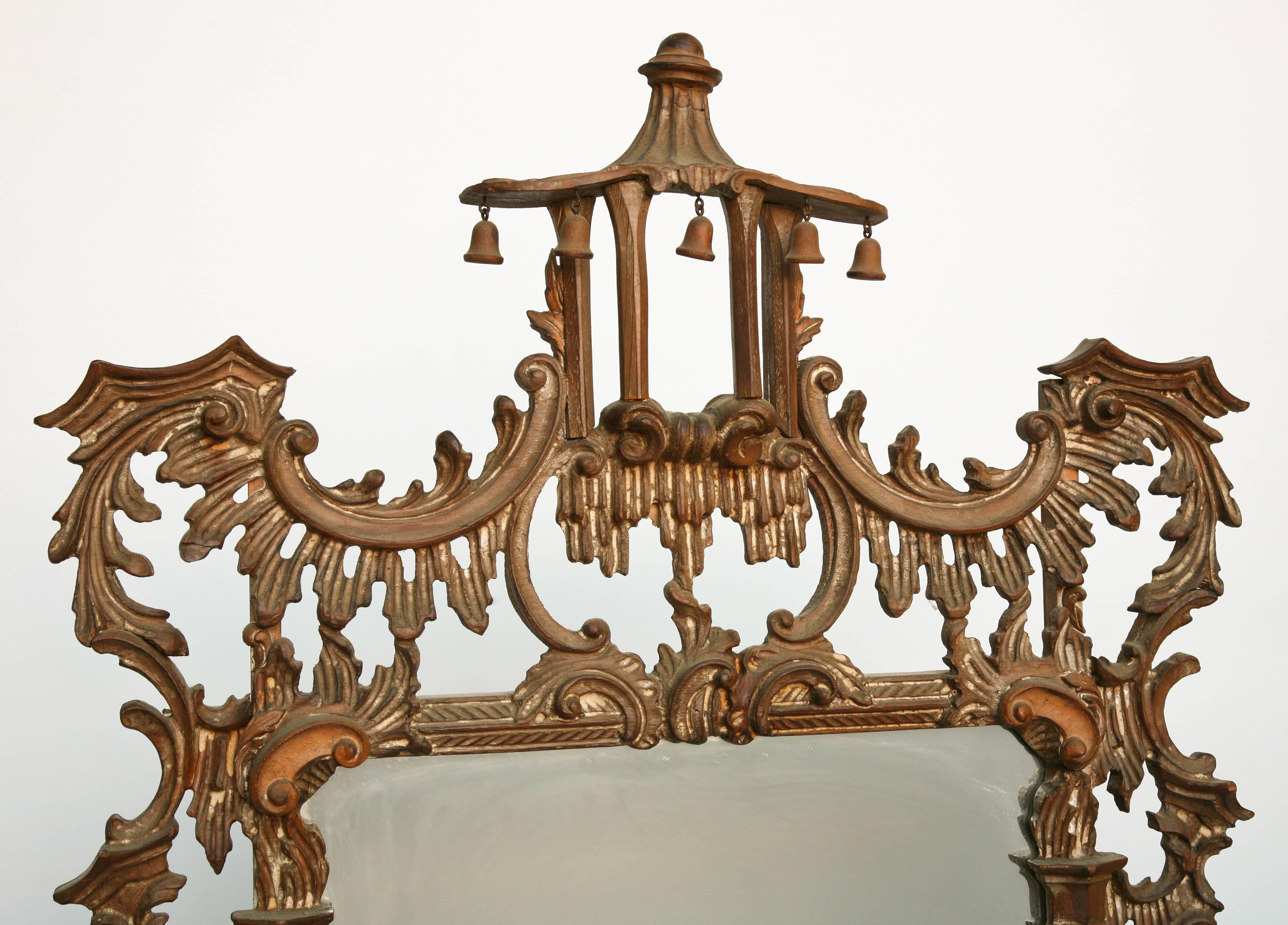 Elegant Chinoiserie Mirror with Pagoda Crown In Good Condition In West Palm Beach, FL
