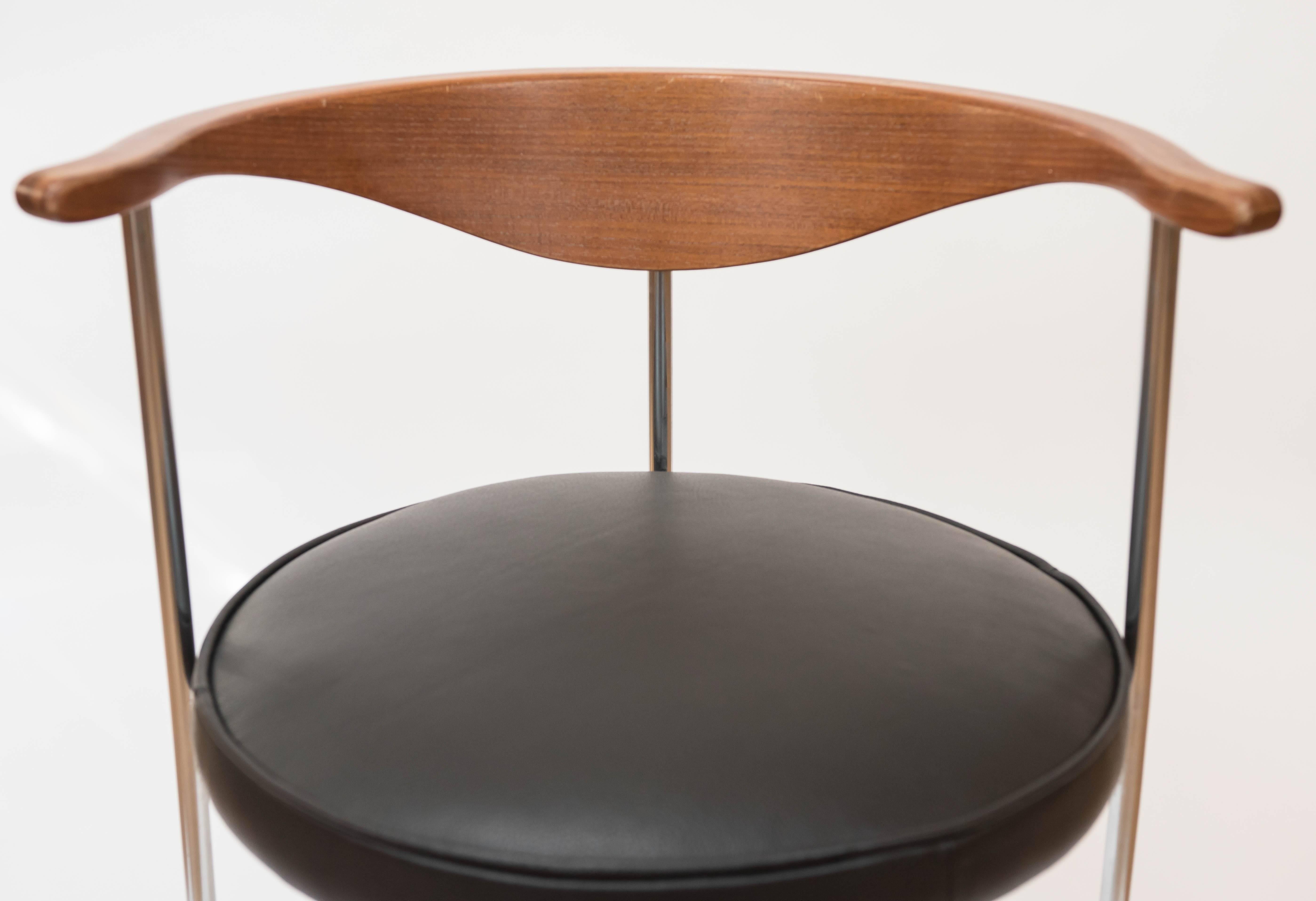 Fritz Hansen Model 3200 Elbow Chair, Denmark, circa 1963 In Excellent Condition In Toronto, ON