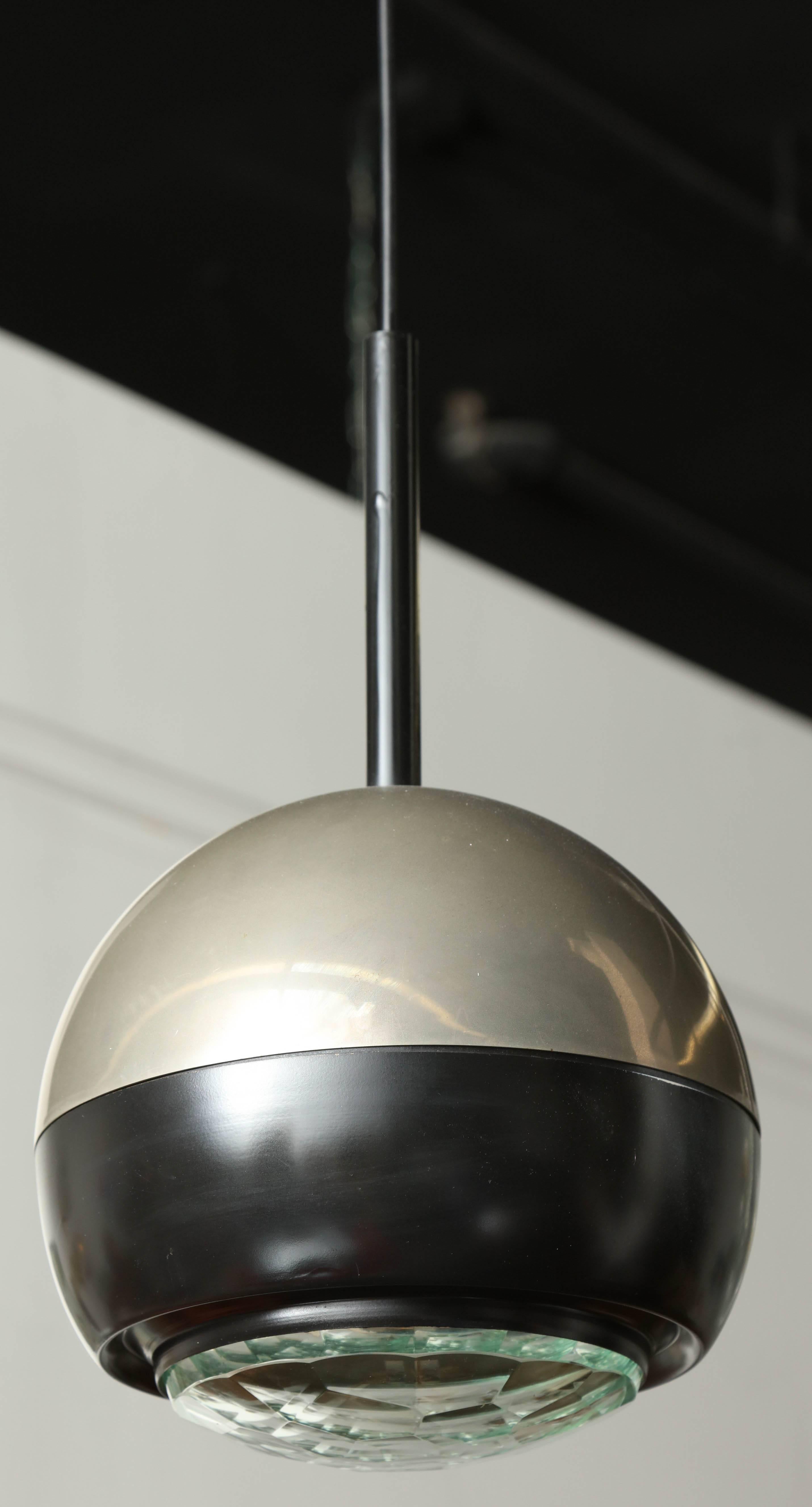 Stilnovo pendent light made in Italy 1960 In Excellent Condition For Sale In New York, NY