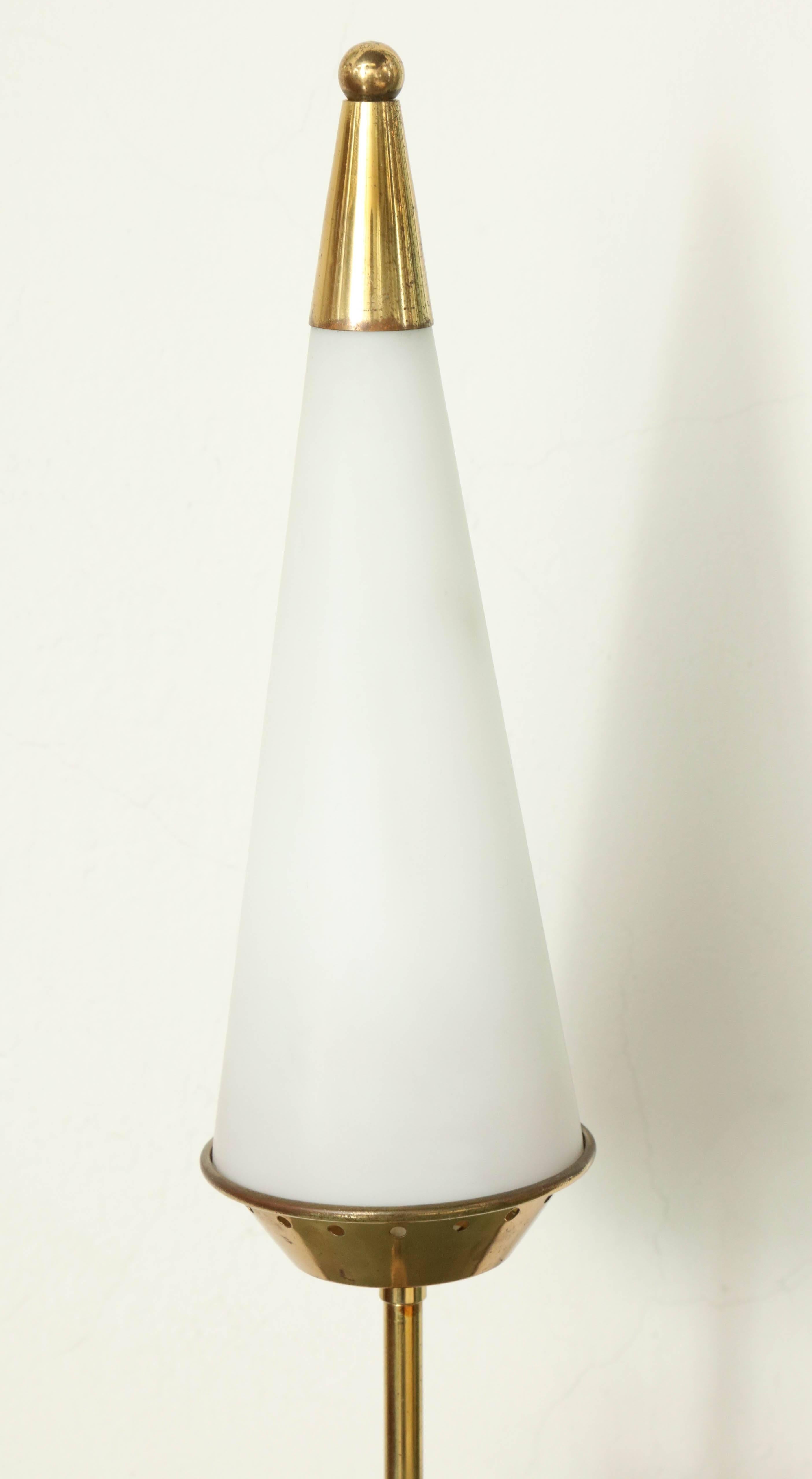 Mid-Century Modern Stilnovo table lamp made in Italy 1950 For Sale