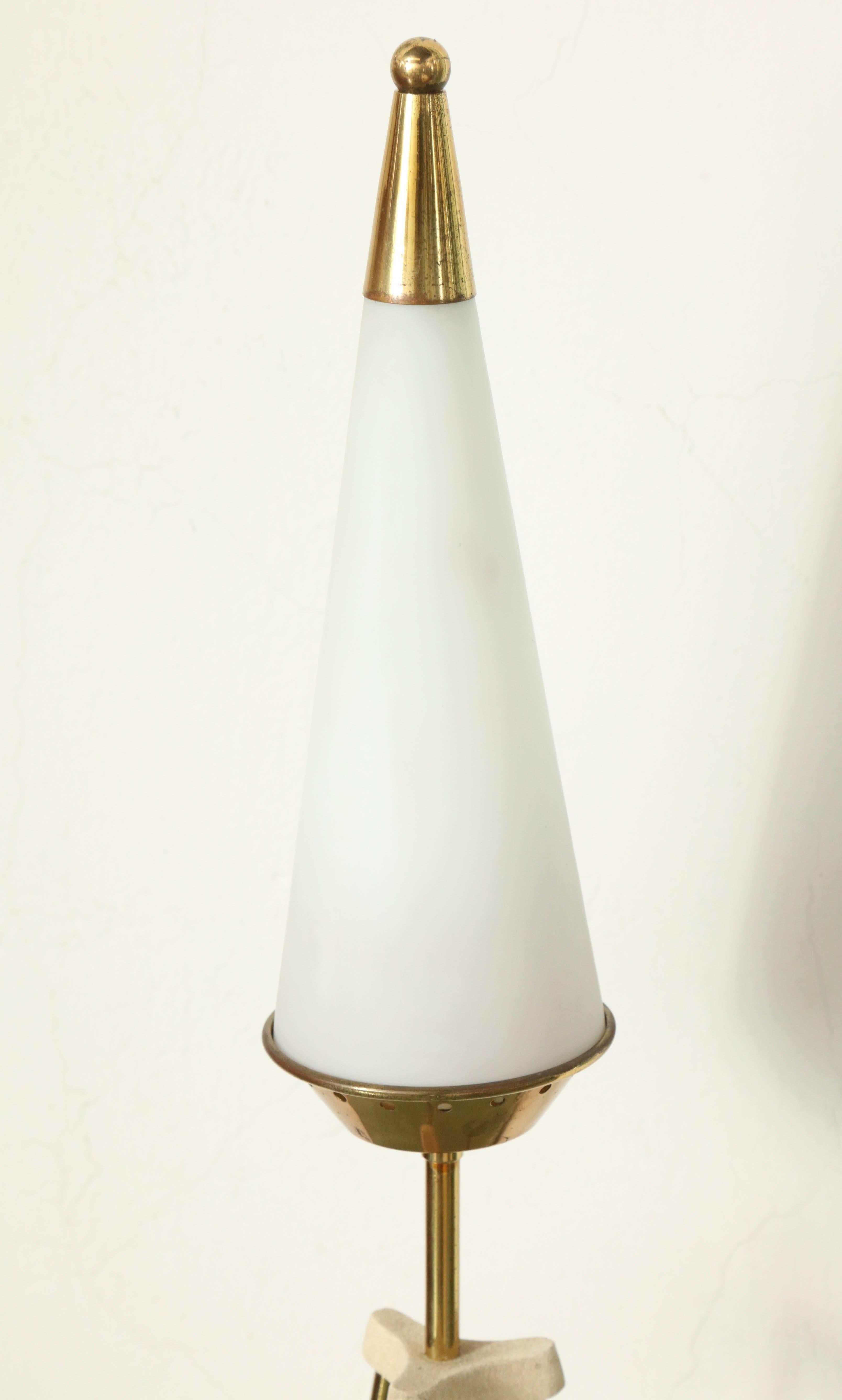 Hand-Crafted Stilnovo table lamp made in Italy 1950 For Sale