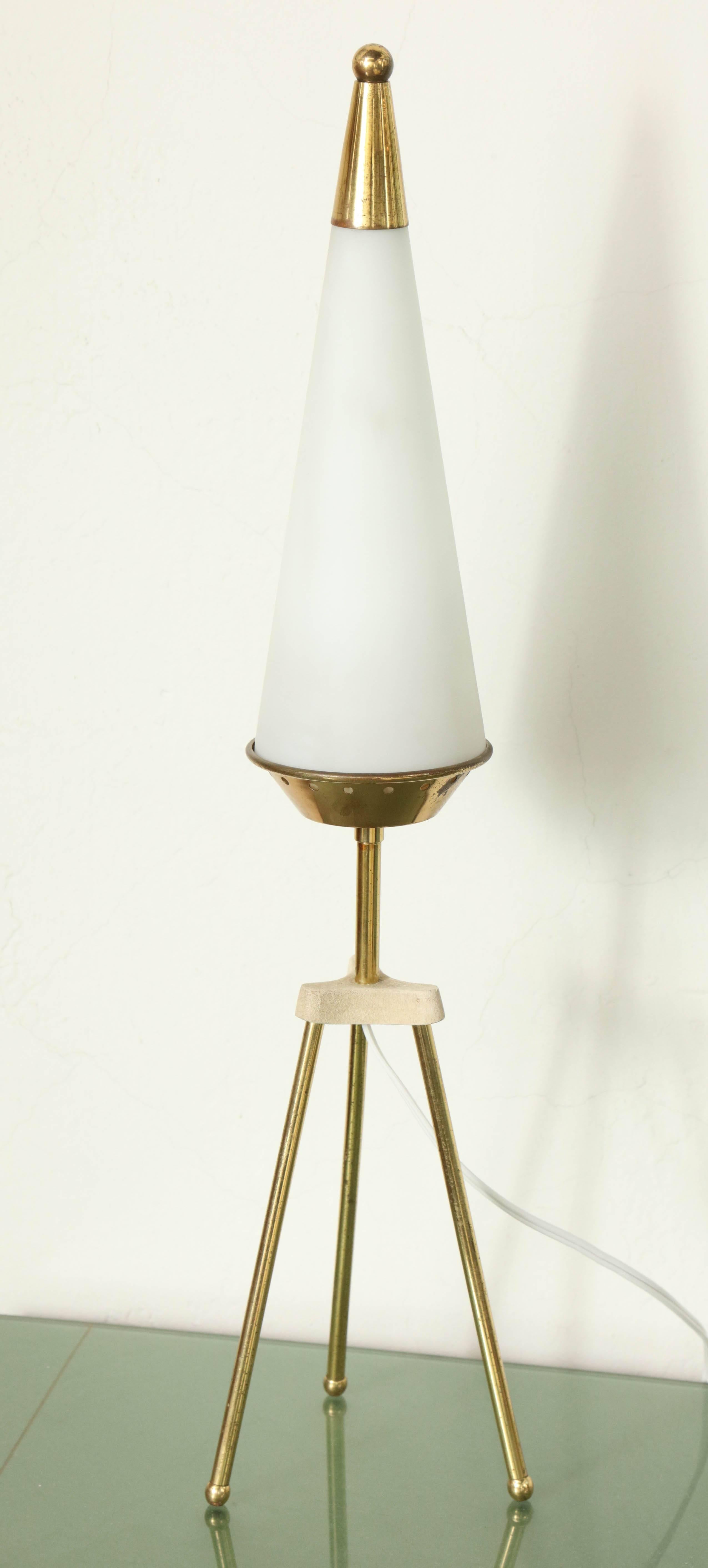 Brass Stilnovo table lamp made in Italy 1950 For Sale