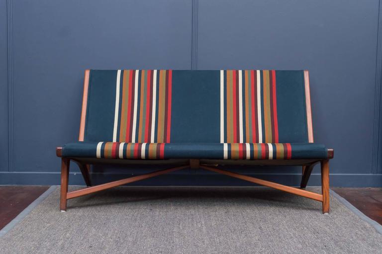 Hans Wegner Settee Model JH 555 at 1stDibs | jh-555