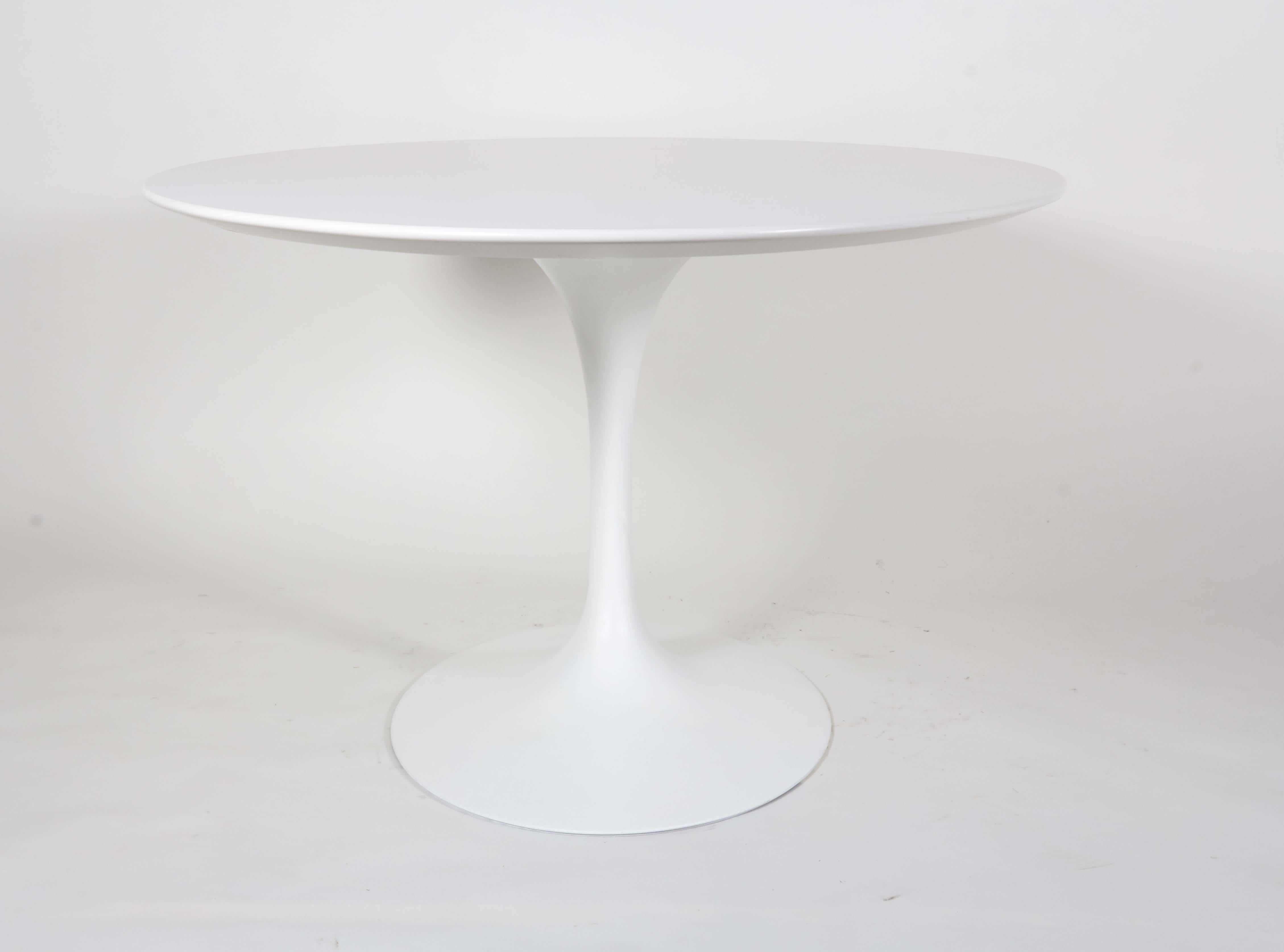 20th Century Knoll Saarinen Oval Laminate Dining Table