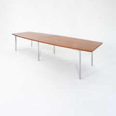 1970s 12.5ft John Widdicomb Conference Table in Walnut with Chromed Steel Legs (Table de conférence en noyer avec pieds en acier chromé)