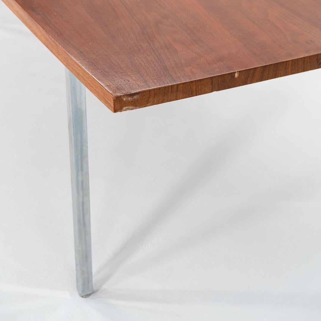 1970s 12.5ft John Widdicomb Conference Table in Walnut with Chromed Steel Legs (Table de conférence en noyer avec pieds en acier chromé) en vente 1