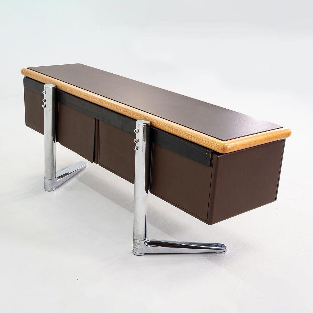 1979 Crédence de direction Warren Platner en Oak Oak, cuir et acier chromé Bon état - En vente à Philadelphia, PA