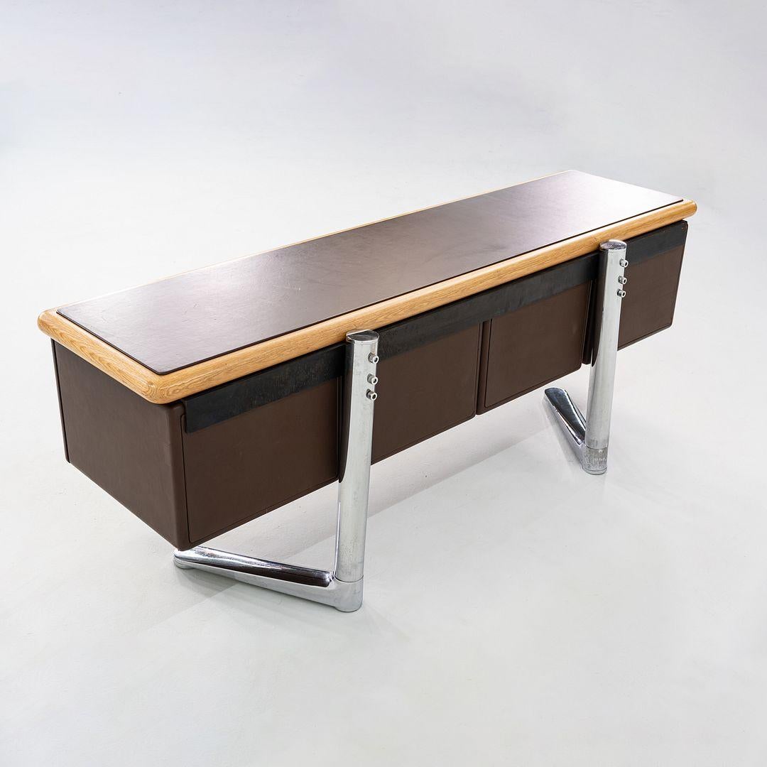 Fin du 20e siècle 1979 Crédence de direction Warren Platner en Oak Oak, cuir et acier chromé en vente
