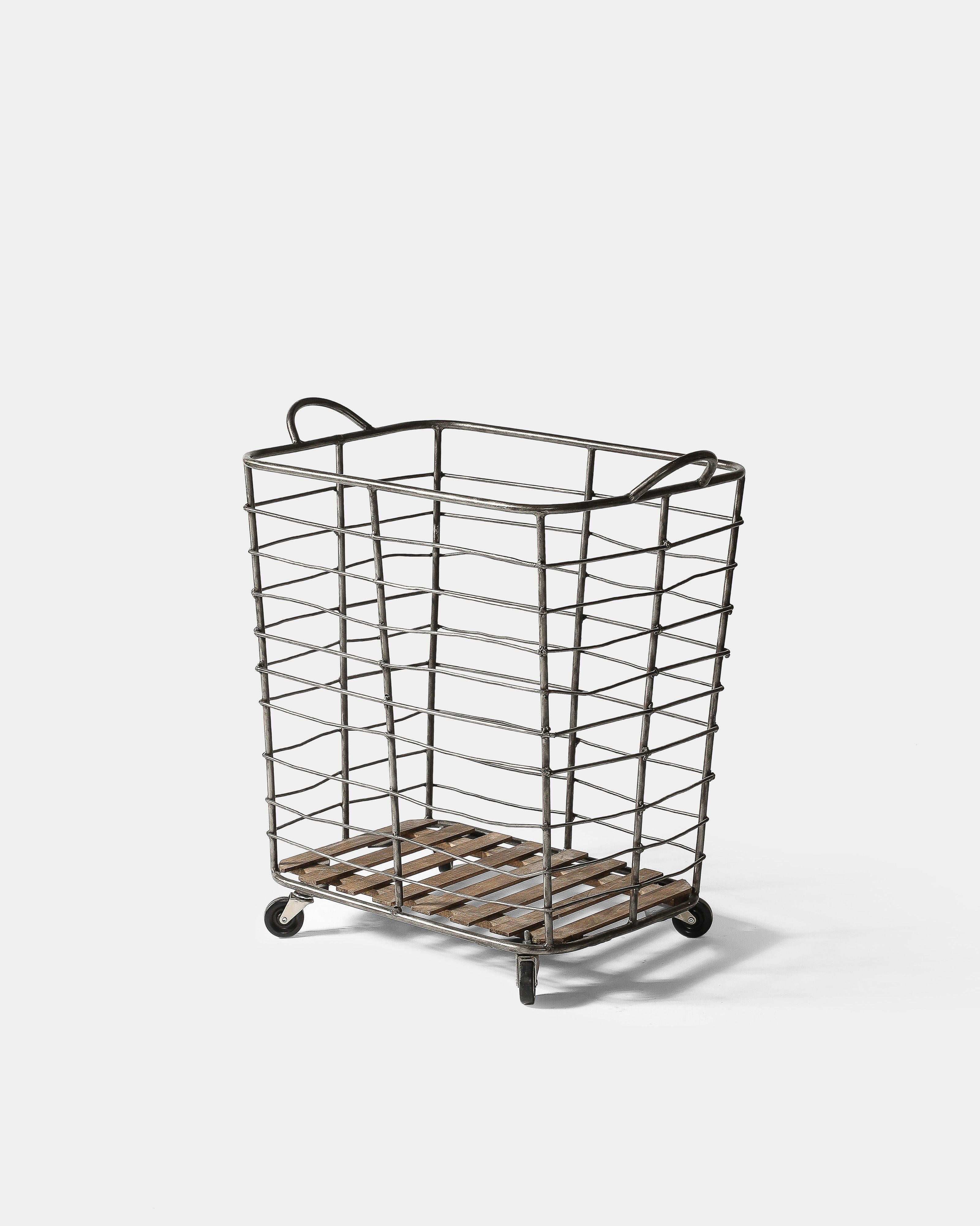 Rustico Carrello/cestello a rotelle in metallo e legno, Francia, 1950 ca. in vendita