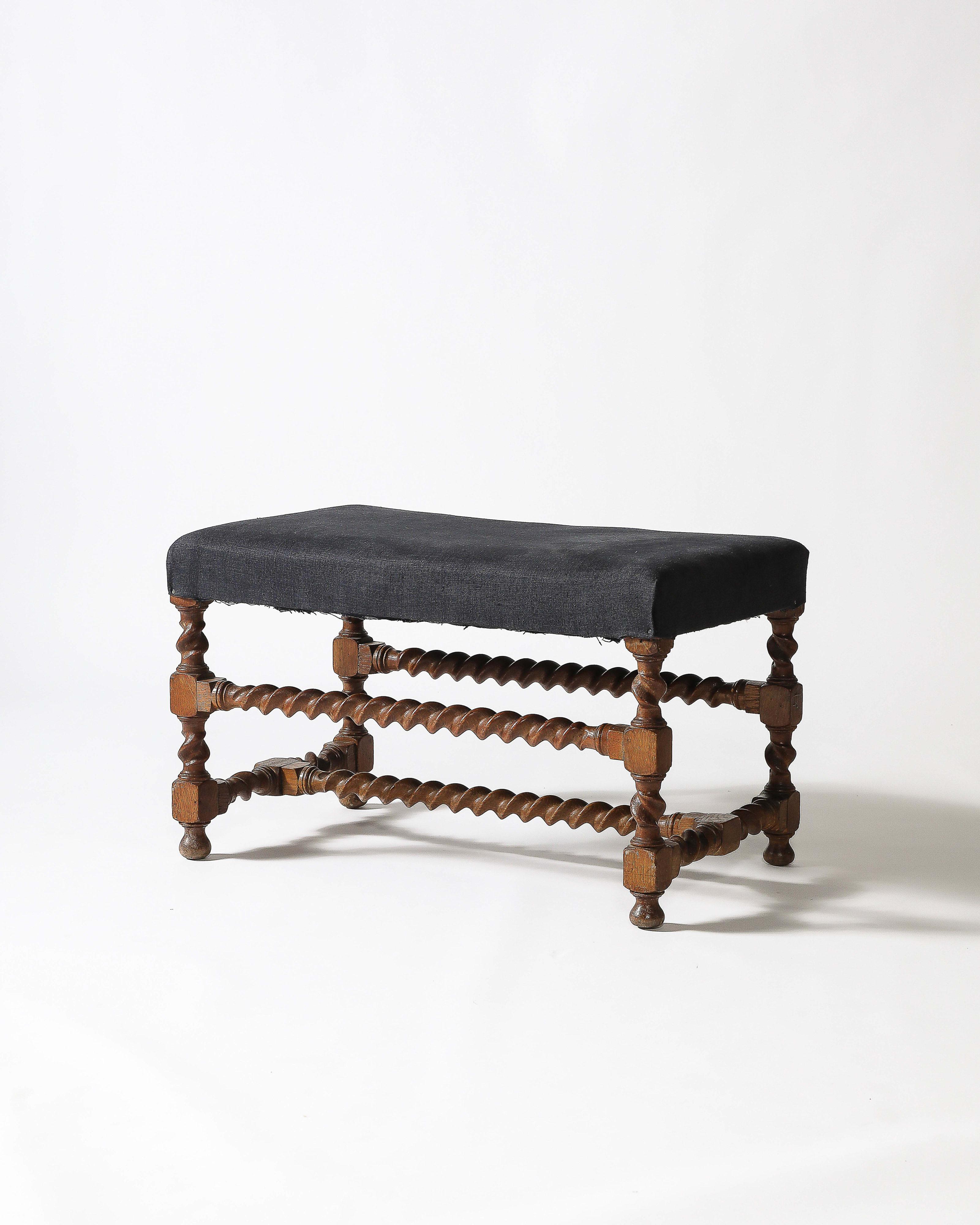 Nogal Estilo Tudor  Banco con tapicería de lino, Inglaterra, S. XIX en venta 1