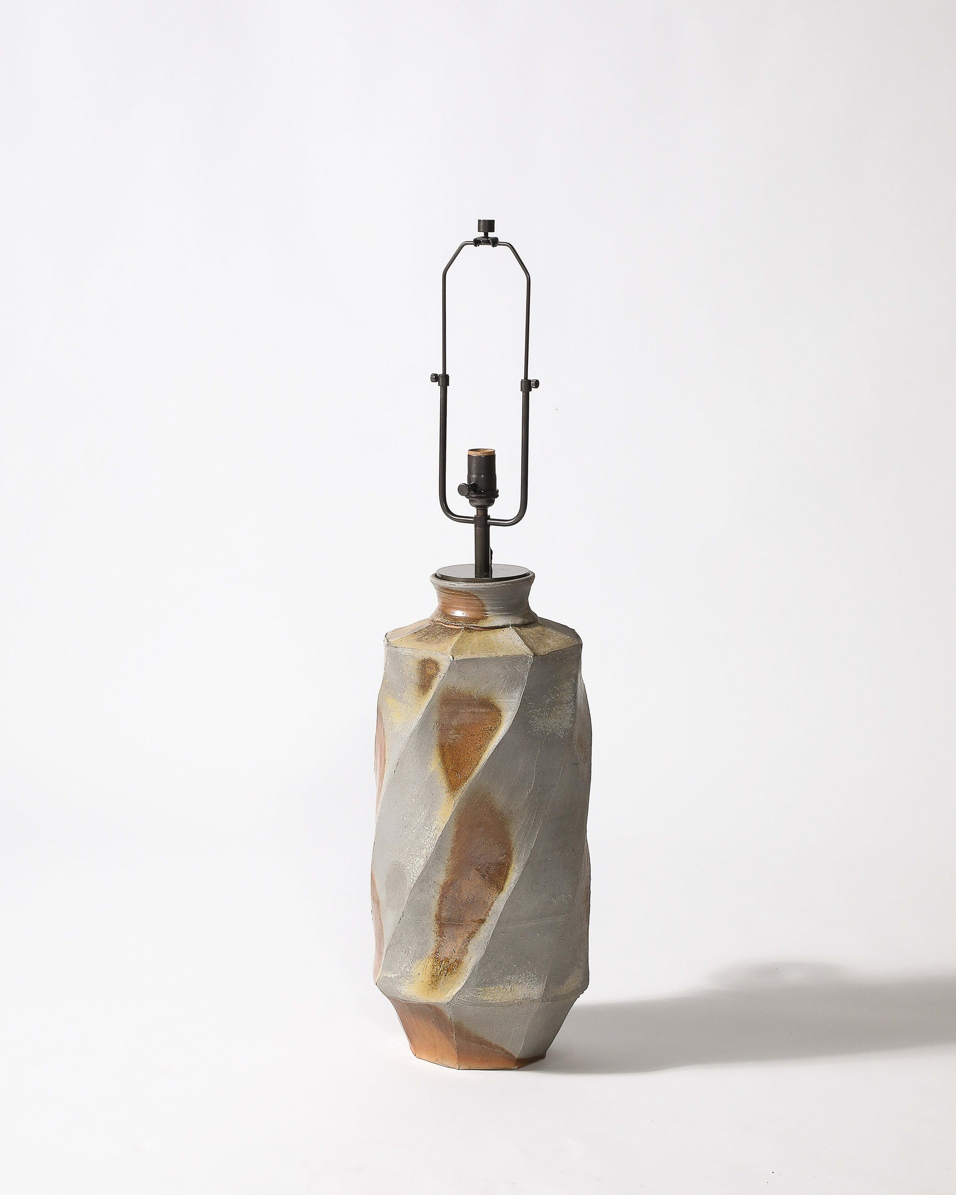 Céramique Lampe de table monumentale en céramique émaillée de La Borne, France, c. 1960 en vente